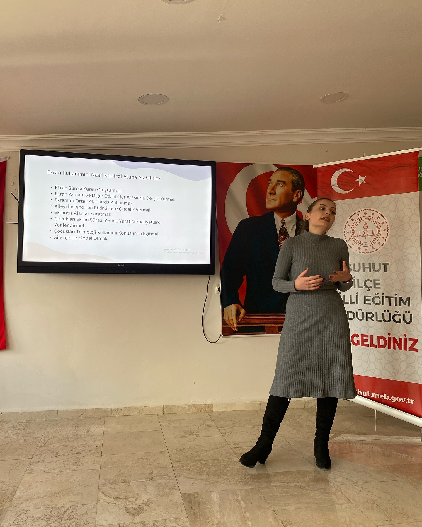 Şuhut İlçesinde, "Bilinçli Teknoloji Kullanımı ve Dijital Mahremiyet Eğitimi" Semineri Düzenlendi