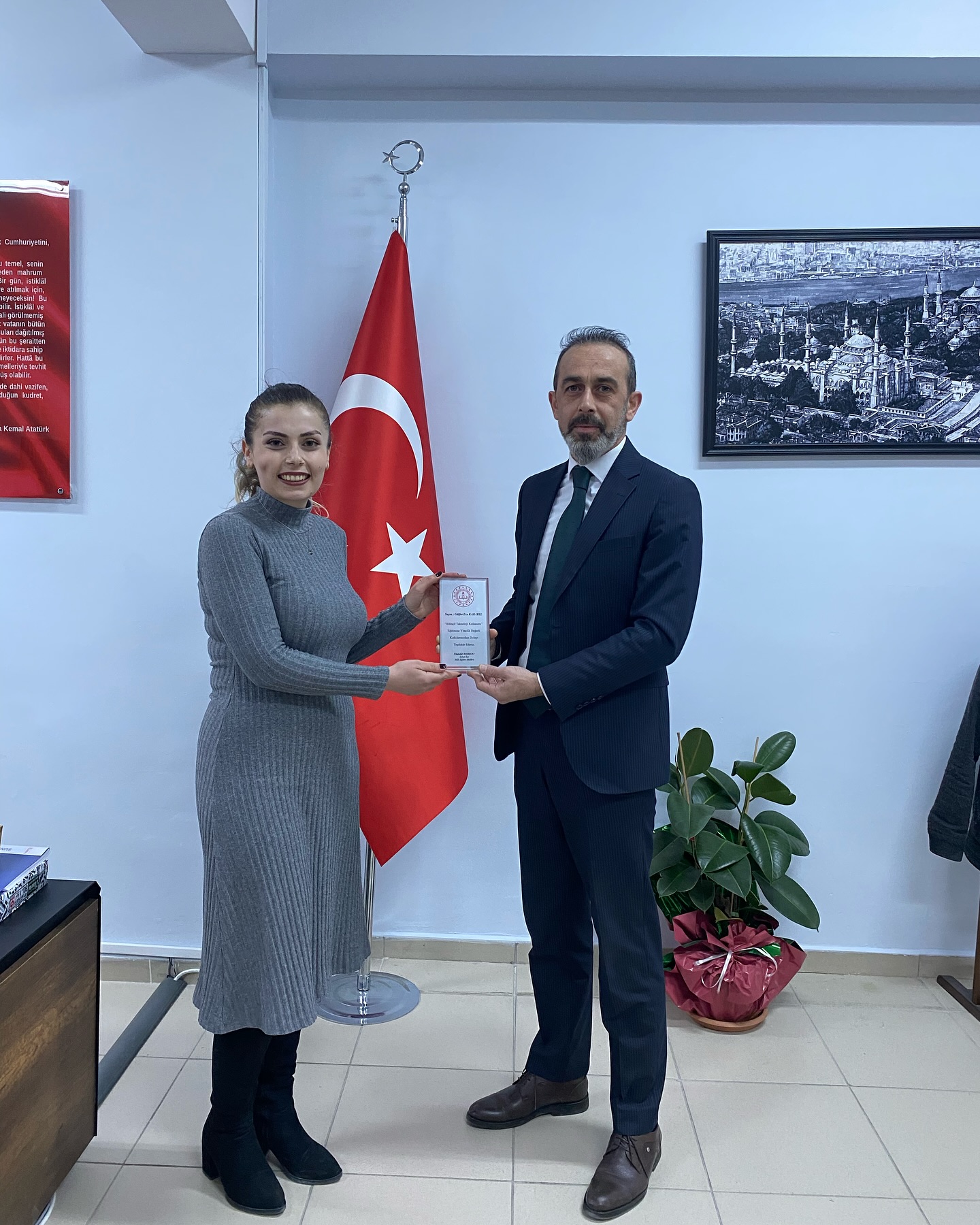 Şuhut İlçesinde, "Bilinçli Teknoloji Kullanımı ve Dijital Mahremiyet Eğitimi" Semineri Düzenlendi