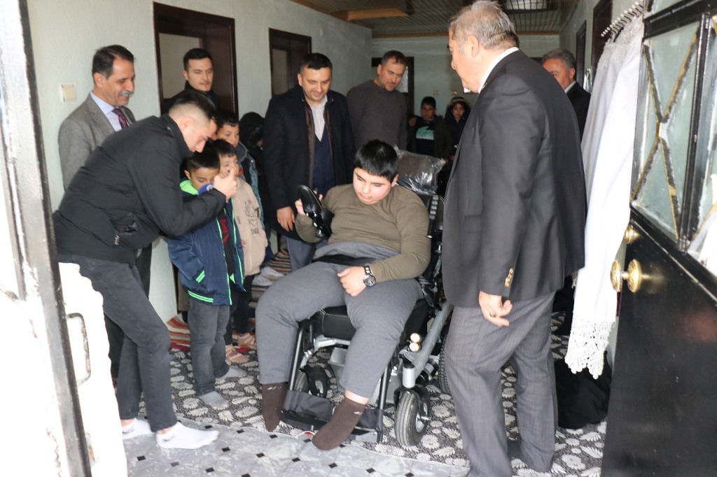 İLKOKUL ÖĞRENCİLERİ "İYİLİK HAREKETİ" BAŞLATTI