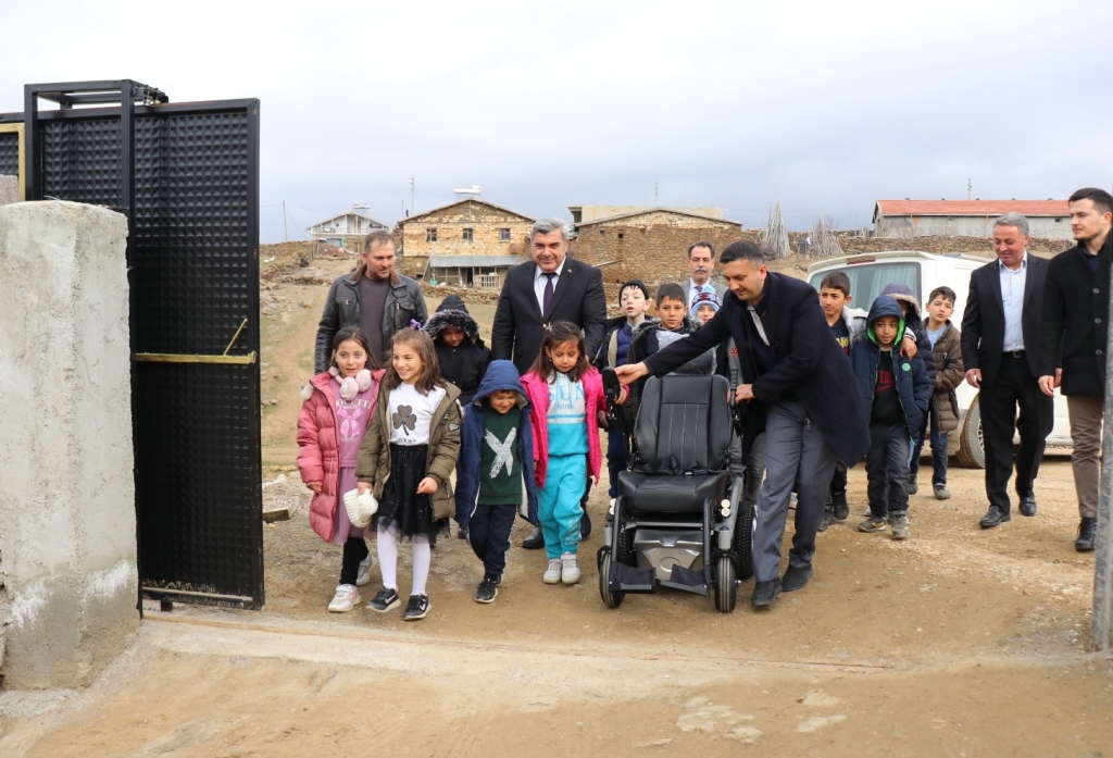 İLKOKUL ÖĞRENCİLERİ "İYİLİK HAREKETİ" BAŞLATTI