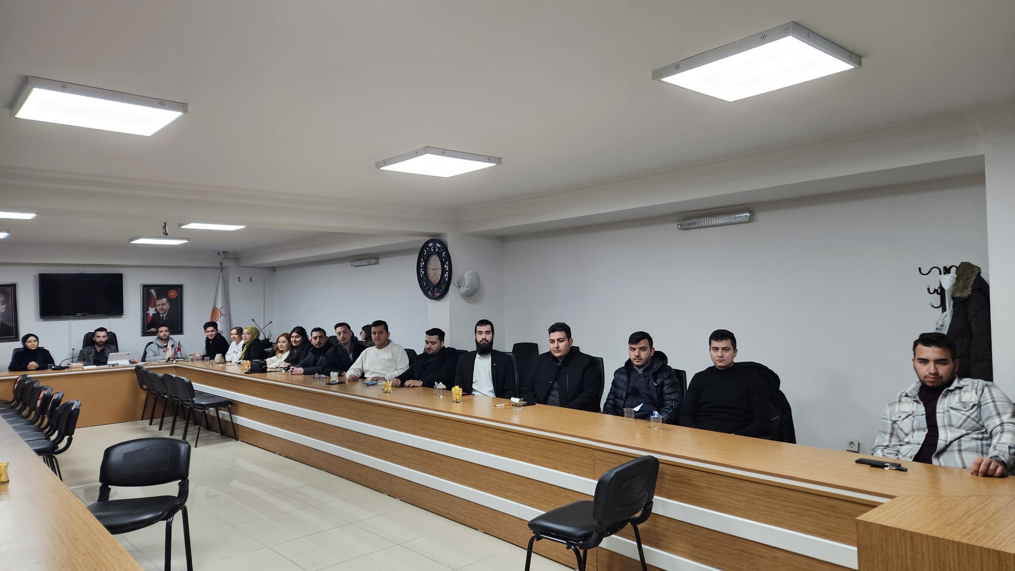 AK GENÇLİK İNTEPE BAŞKANLIĞINDA ÇALIŞMALARINI SÜRDÜRÜYOR