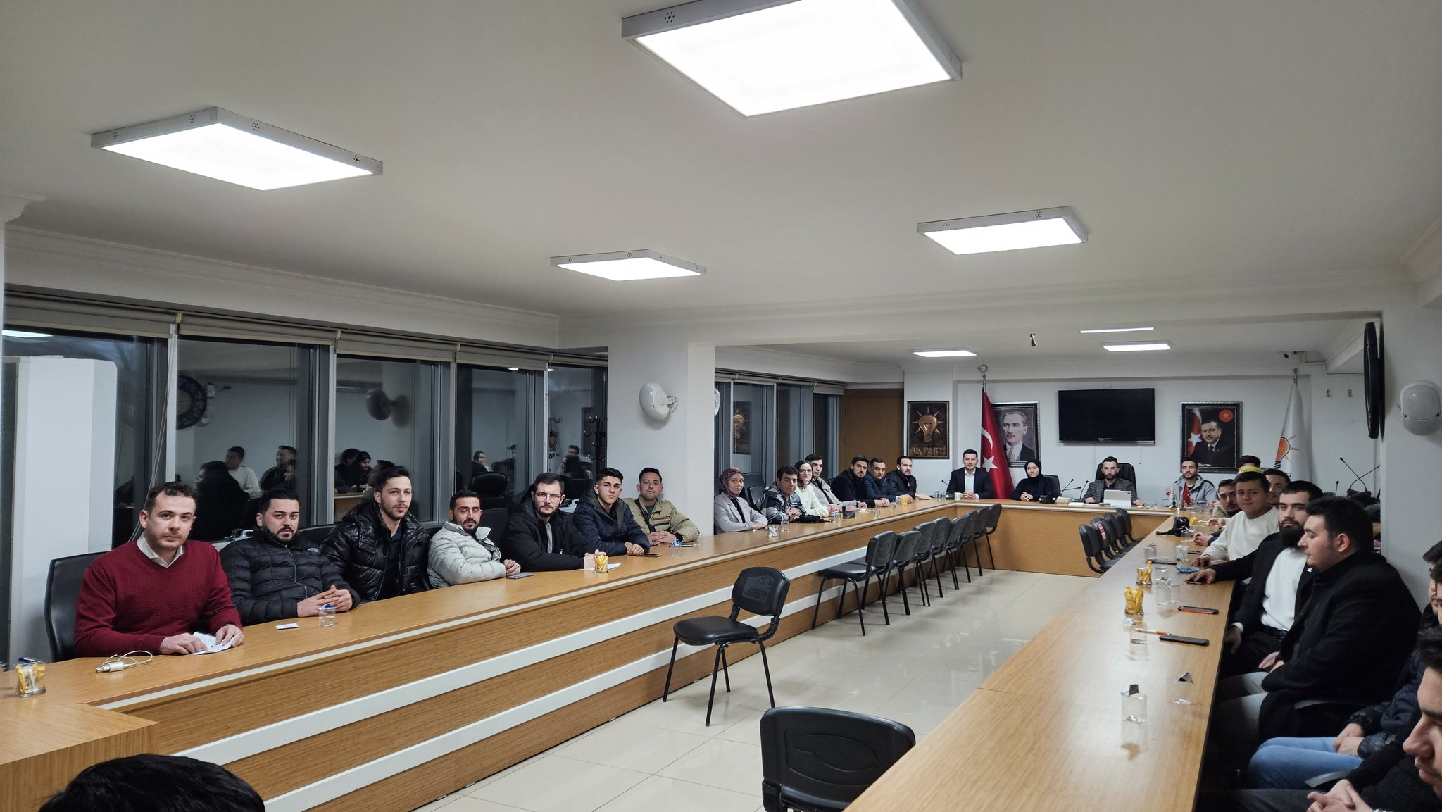 AK GENÇLİK İNTEPE BAŞKANLIĞINDA ÇALIŞMALARINI SÜRDÜRÜYOR