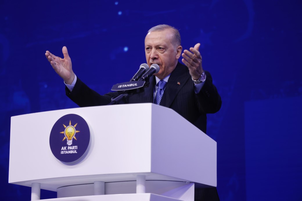 Cumhurbaşkanı Erdoğan’dan İmamoğlu’na Afiş Tepkisi