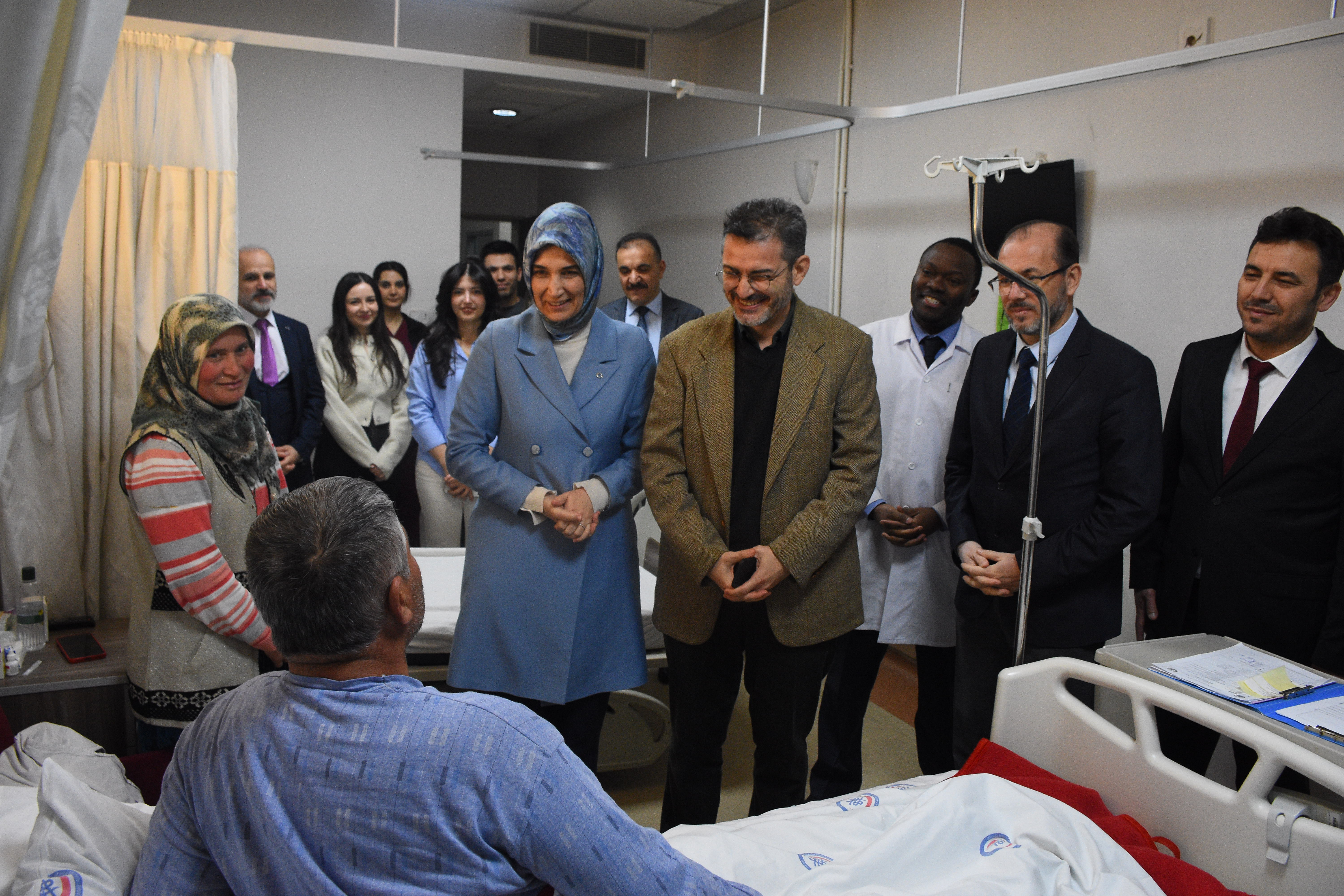 Vali Yiğitbaşı, Kornea Nakli Olan Hastayı Ziyaret Etti