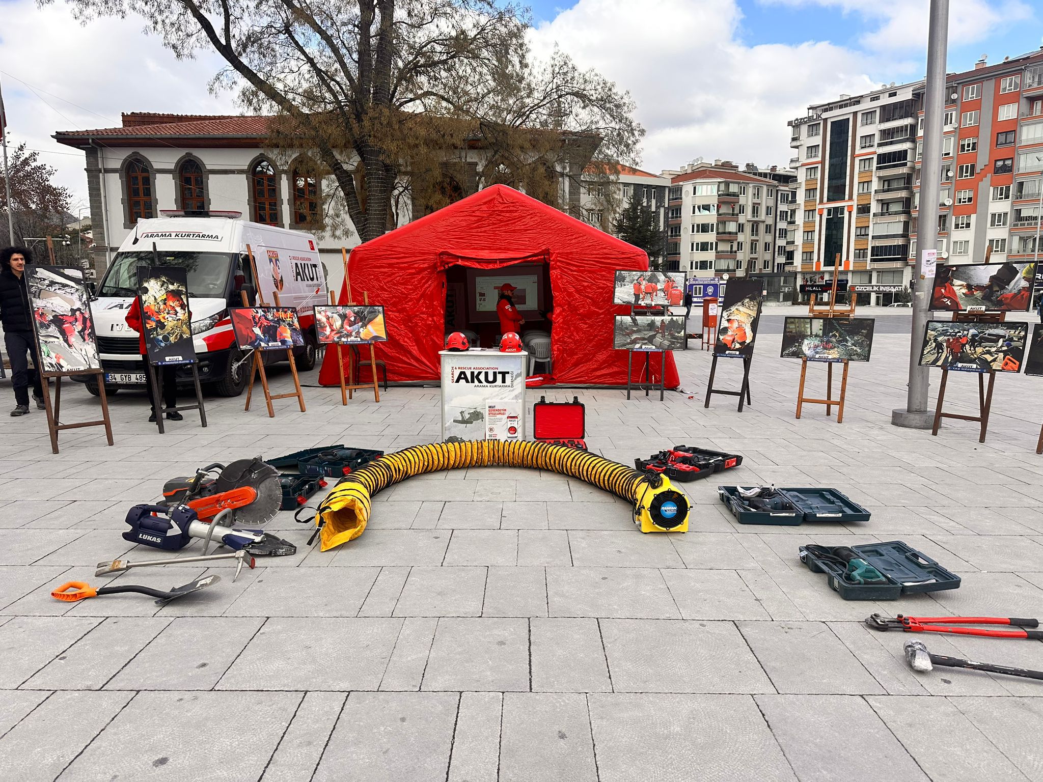 AKUT AFYON’DAN DUYARLI VATANDAŞLARA TEŞEKKÜR