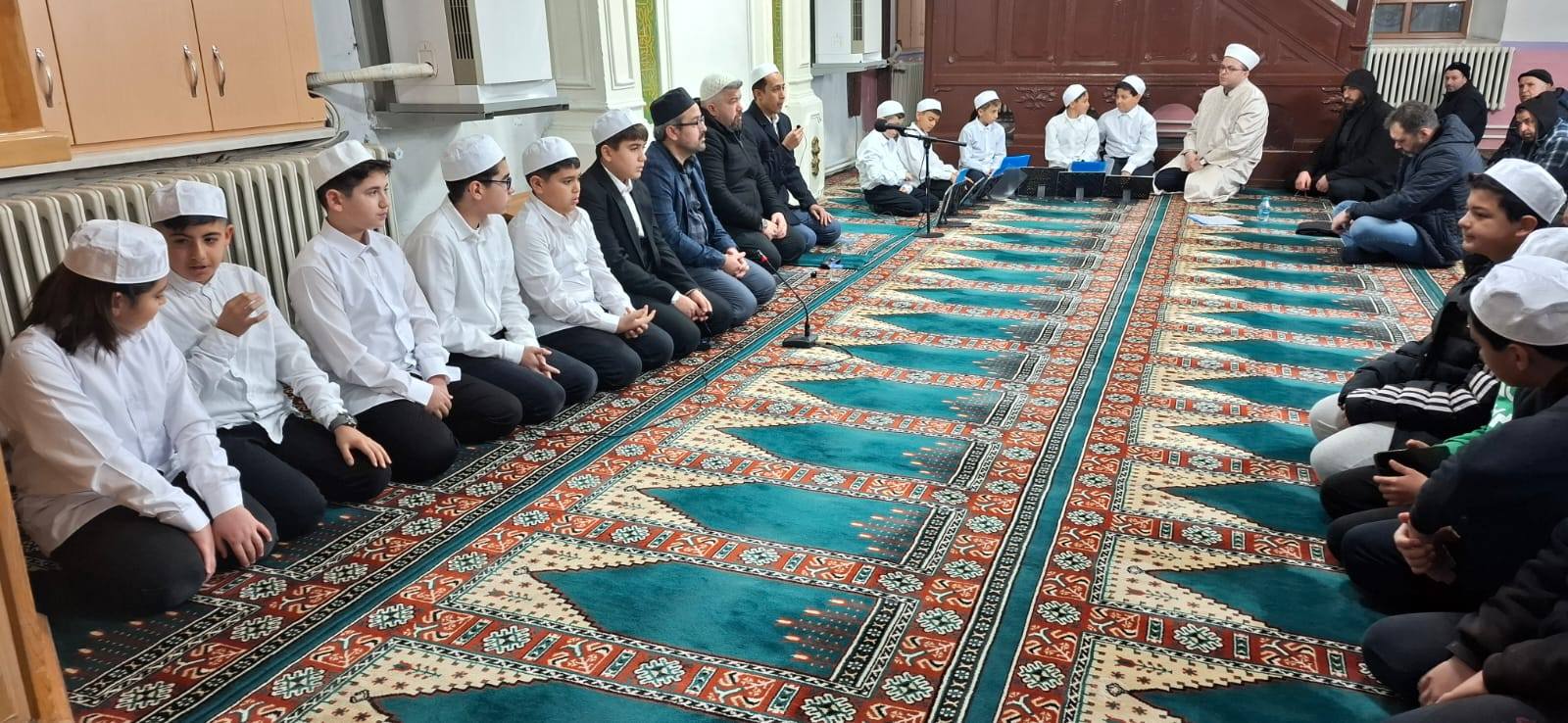 Dinar İlçesinde, “Hafızlarla Ailecek Sabah Namazı Buluşması” Programı Düzenlendi