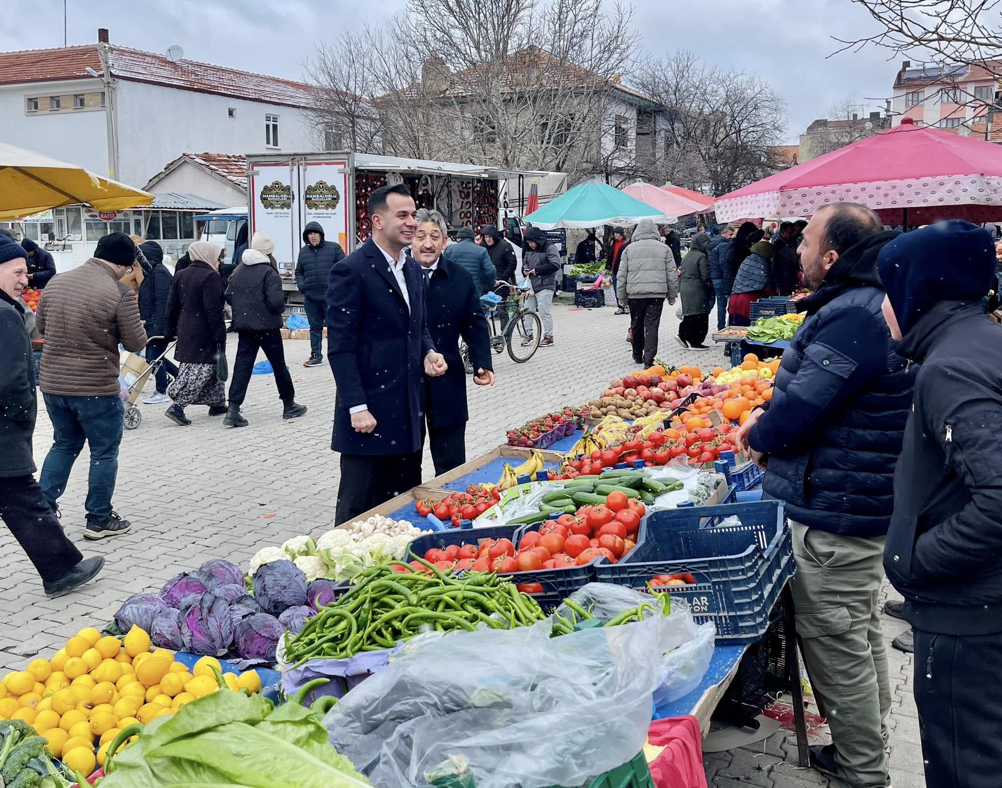 Kaymakam Aslan, Halk Pazarında Vatandaşlarla Buluştu