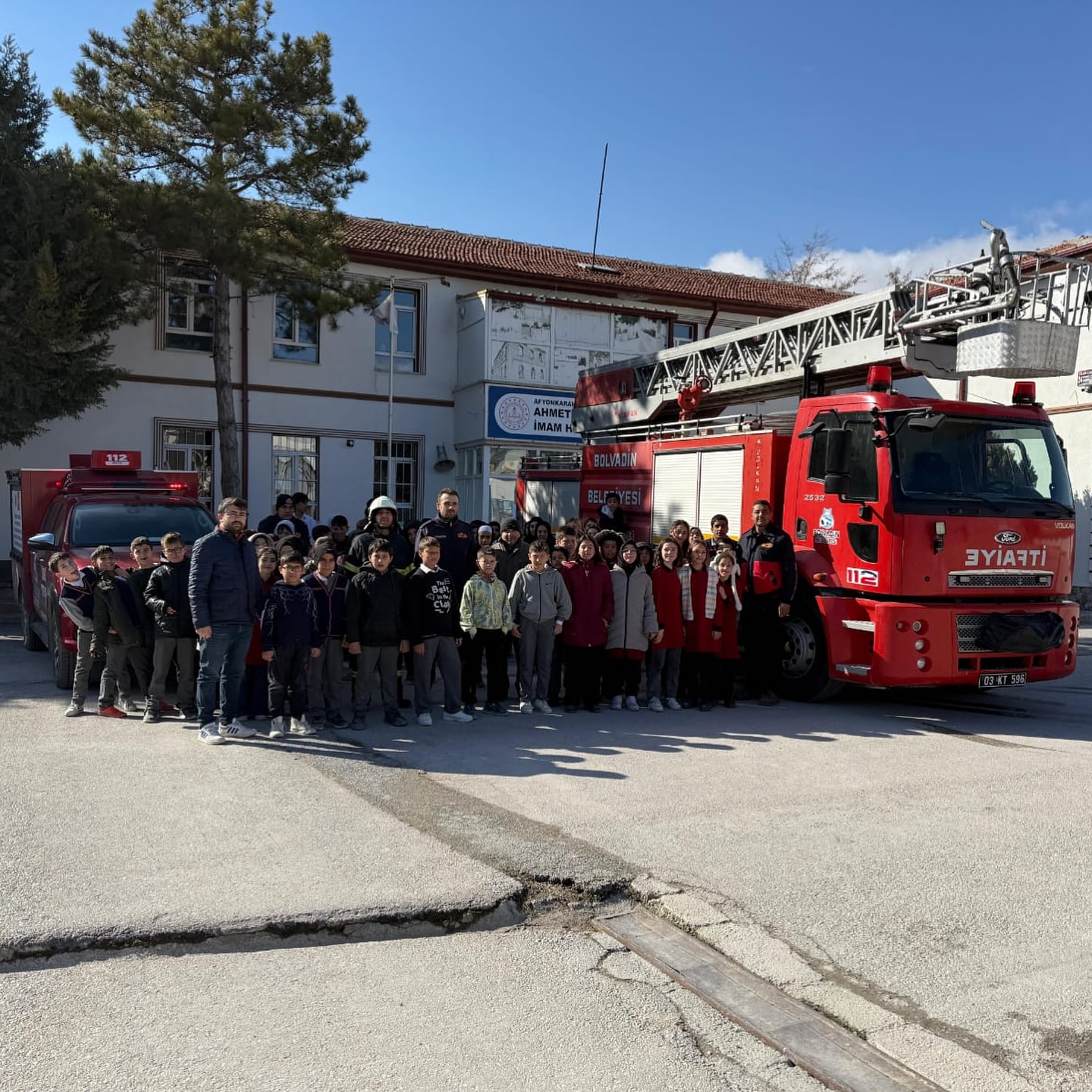 Bolvadin Belediyesi İtfaiye Müdürlüğünden Yangın ve Kurtarma Tatbikatı