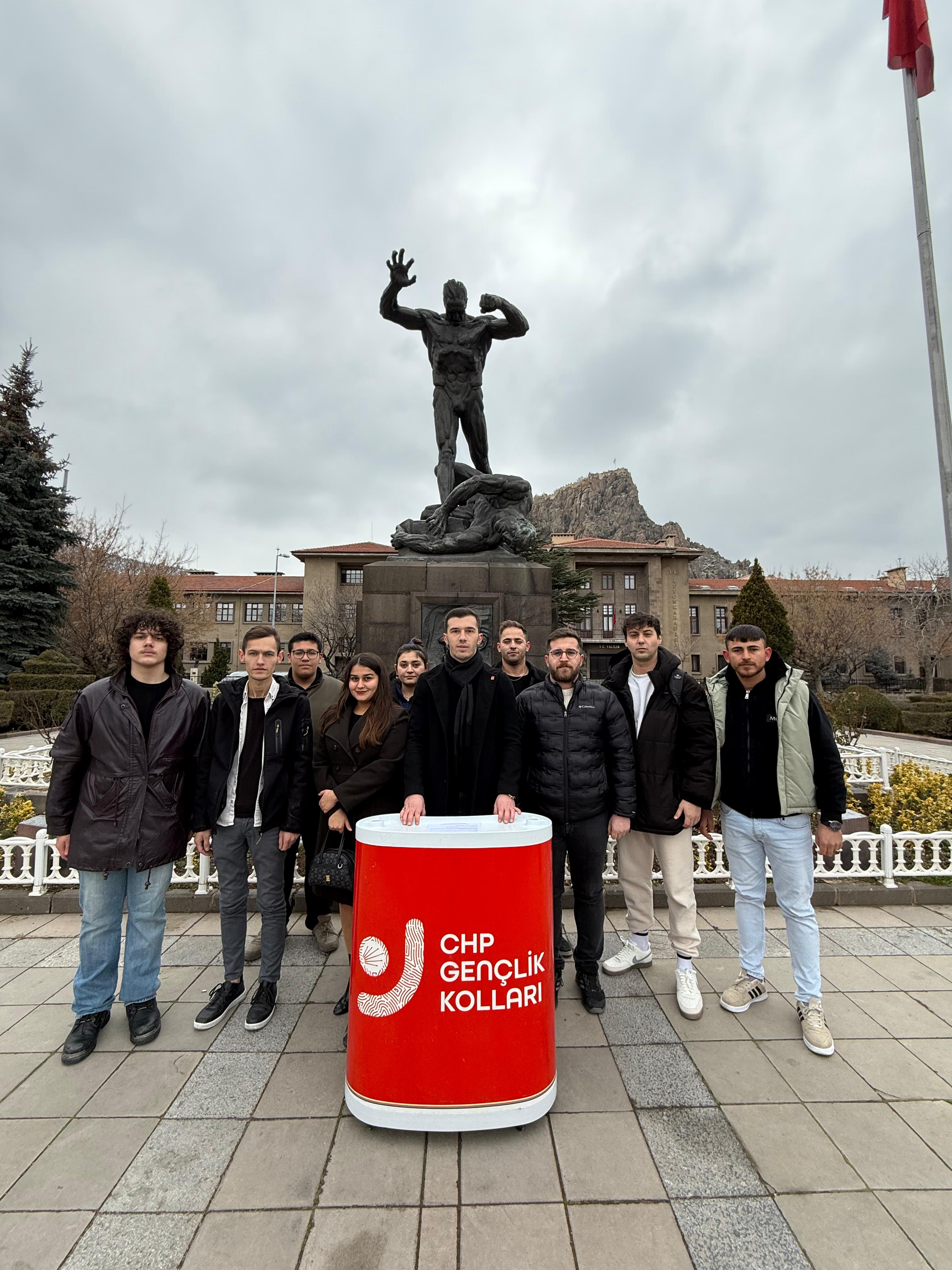 “'Mustafa Kemal’in Askerleriyiz' Demek Suç Değildir”
