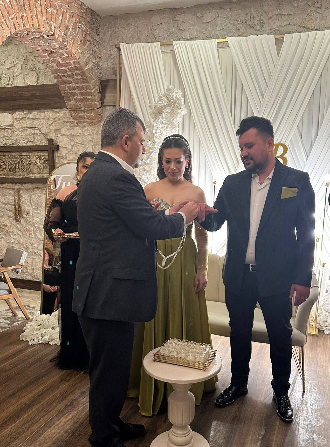 Belediye Başkanı Koyuncu, Genç Çiftin Nişan Törenine Katıldı