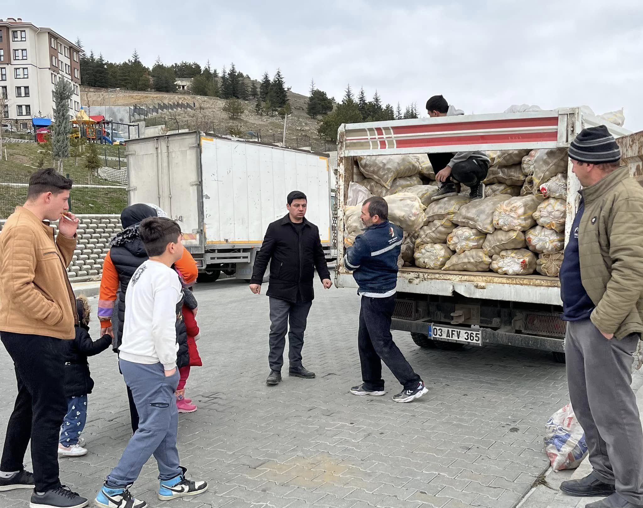 Ramazan Ayı Öncesi Afyonkarahisar'da 12 Ton Patates Dağıtıldı