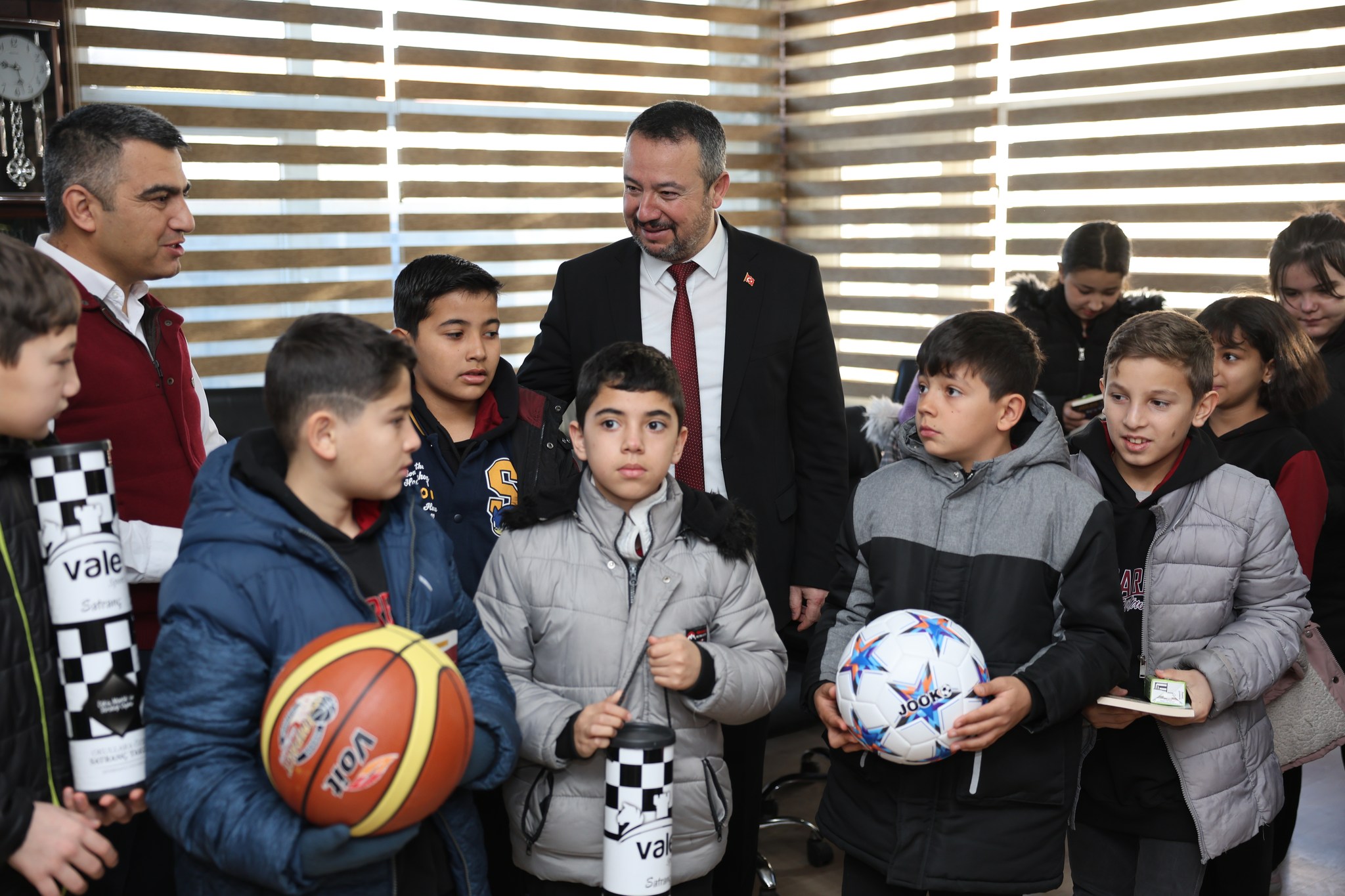 Barbaros Ortaokulu Öğrencilerinden Başkan Öztaş'a Ziyaret