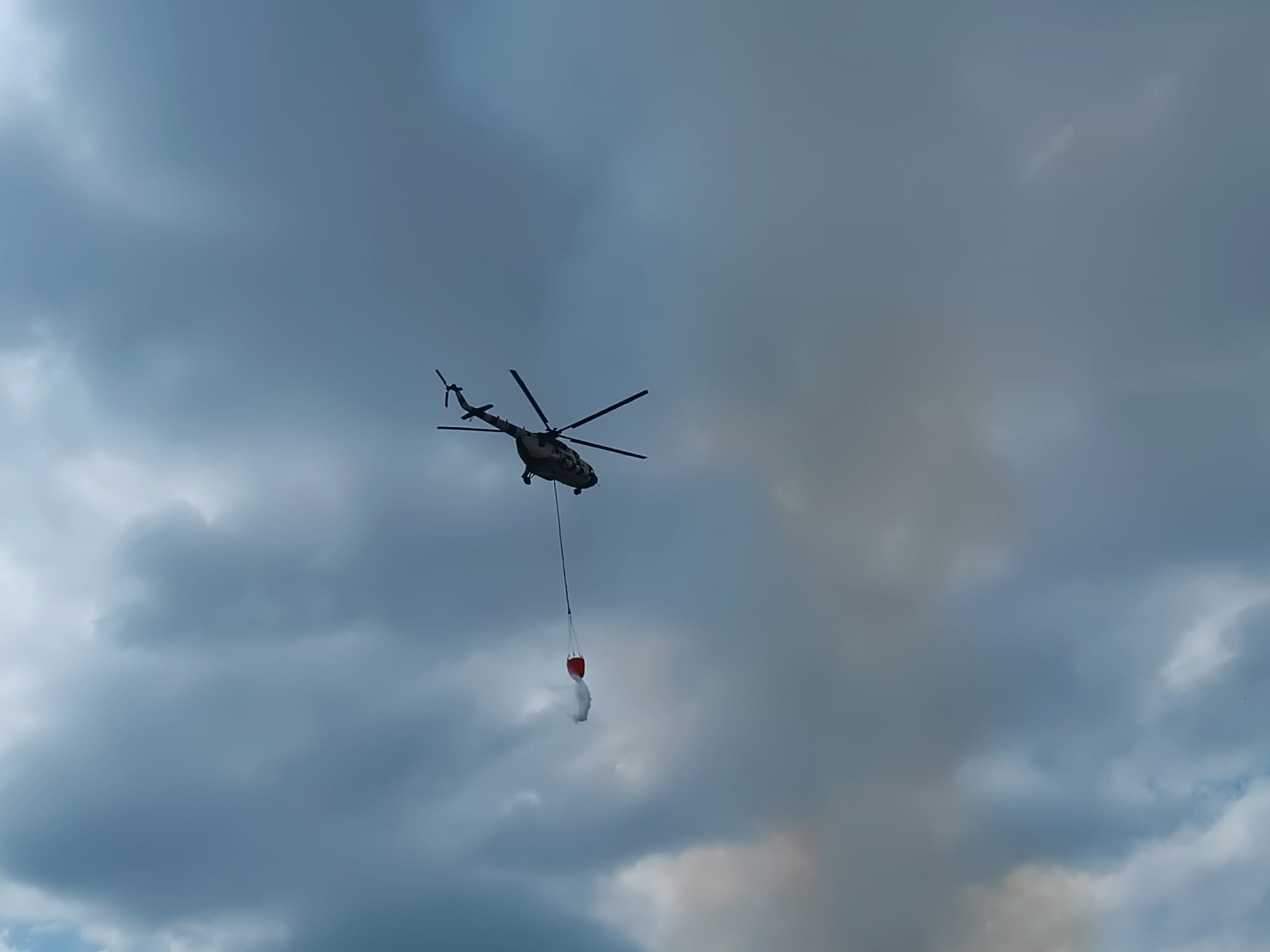 OSB Yangınına Helikopter Destekli Müdahale Başladı
