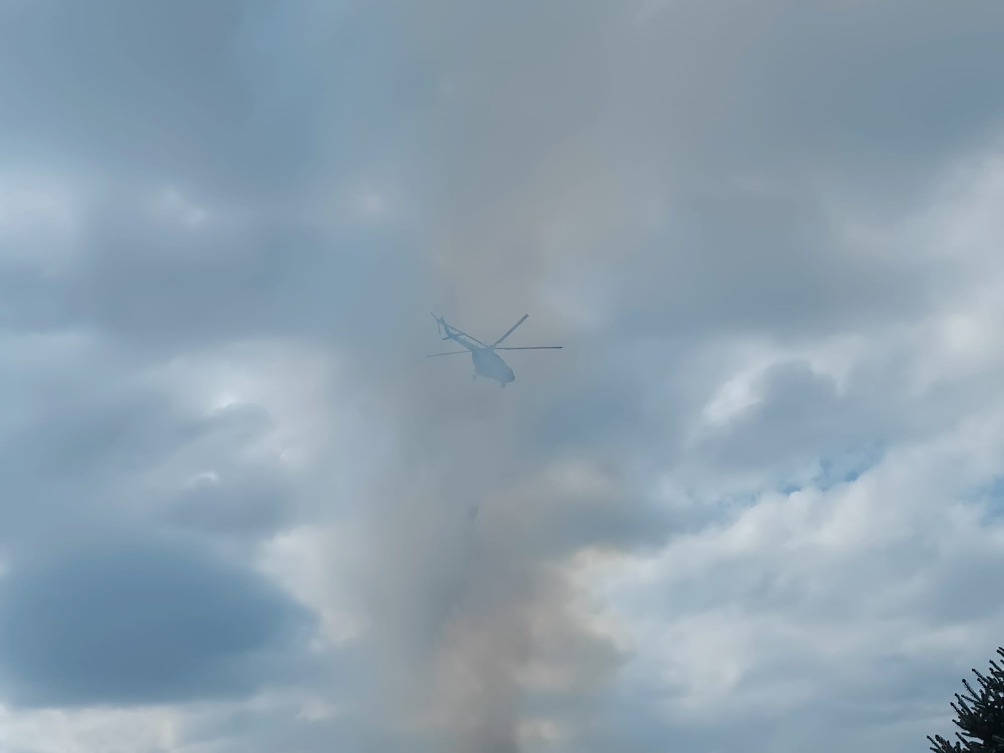 OSB Yangınına Helikopter Destekli Müdahale Başladı