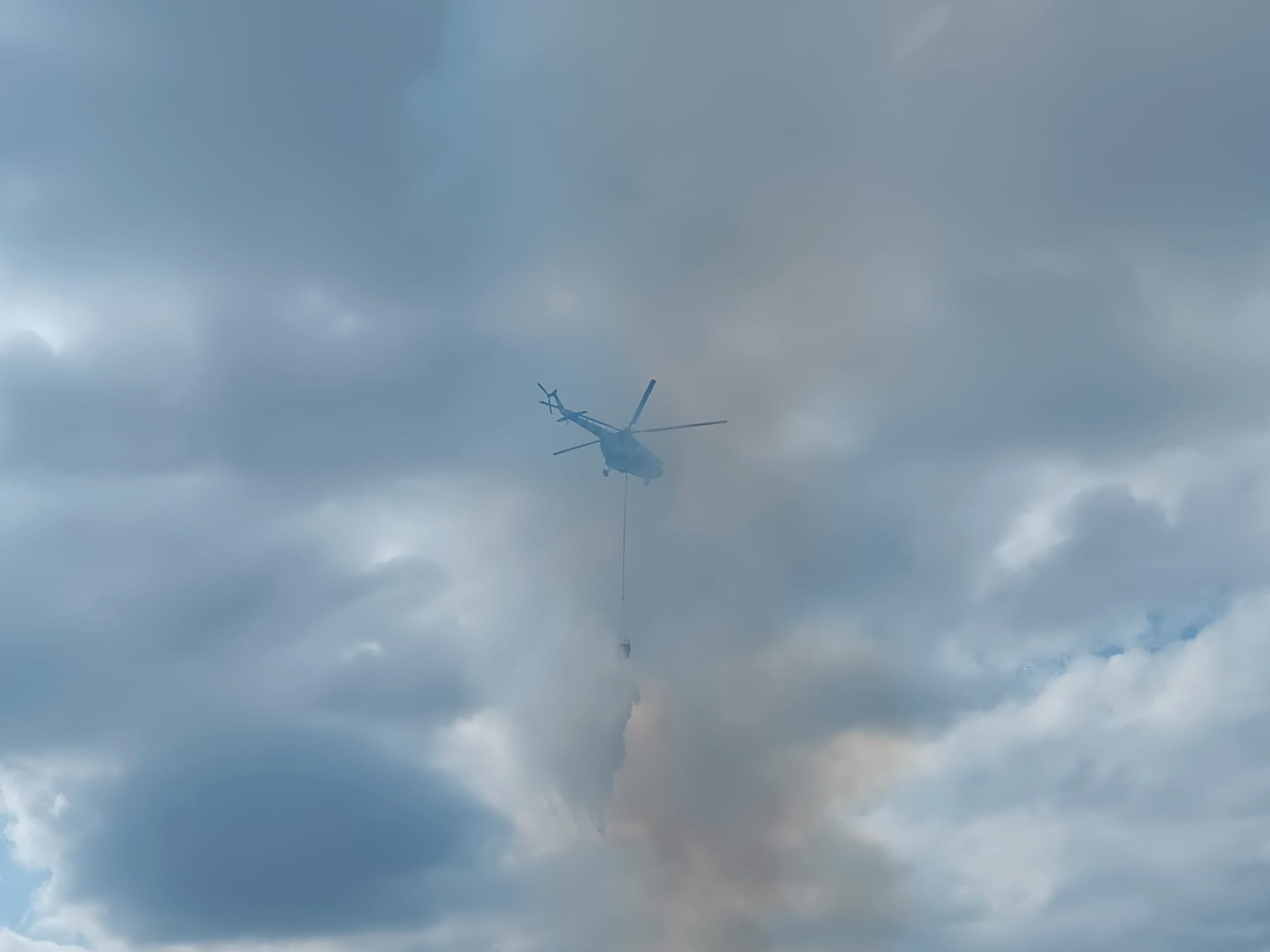 OSB Yangınına Helikopter Destekli Müdahale Başladı