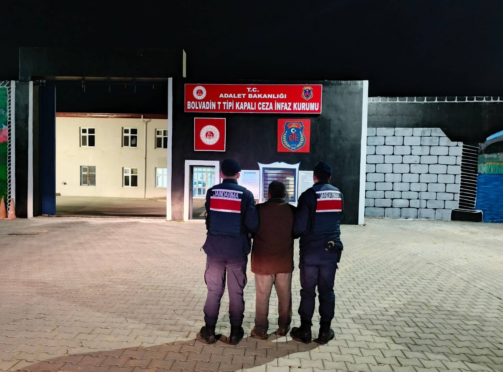 Afyonkarahisar’da Kaçak Dolandırıcılar Yakalandı