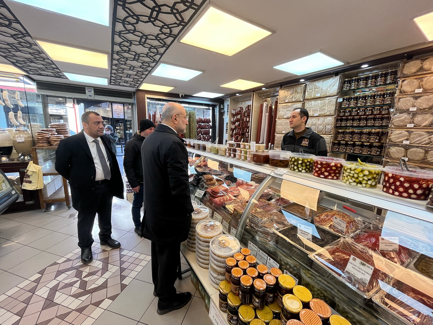 Başkan Şahin'den, Uzun Çarşı Esnaflarına Ziyaret