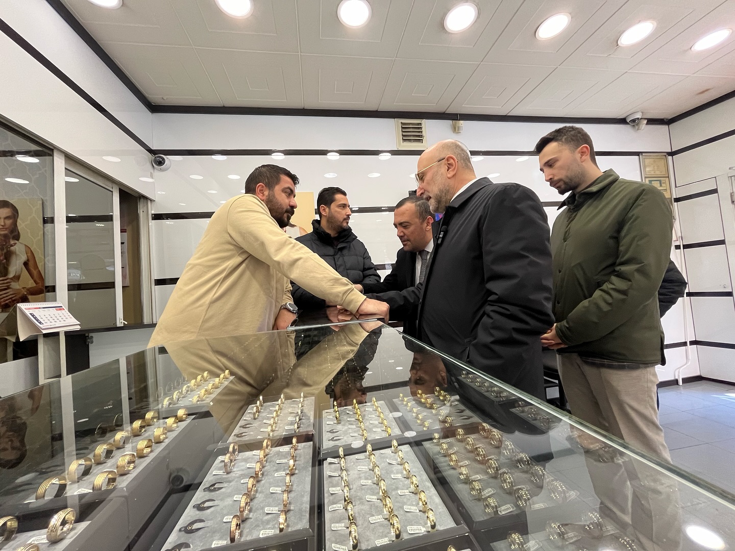 Başkan Şahin'den, Uzun Çarşı Esnaflarına Ziyaret