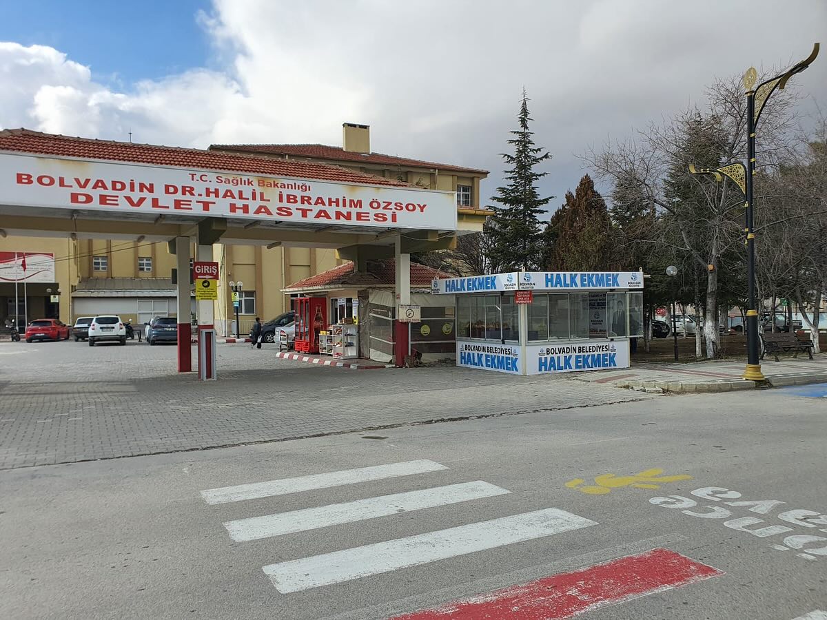 Bolvadin'de Halk Ekmek Büfesi Hizmete Girdi!