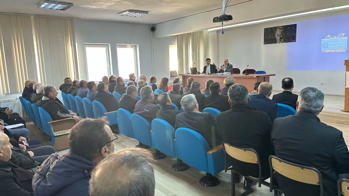 Dinar İlçesinde, Muhtarlara Yönelik Eğitim ve Değerlendirme Toplantısı Gerçekleştirildi