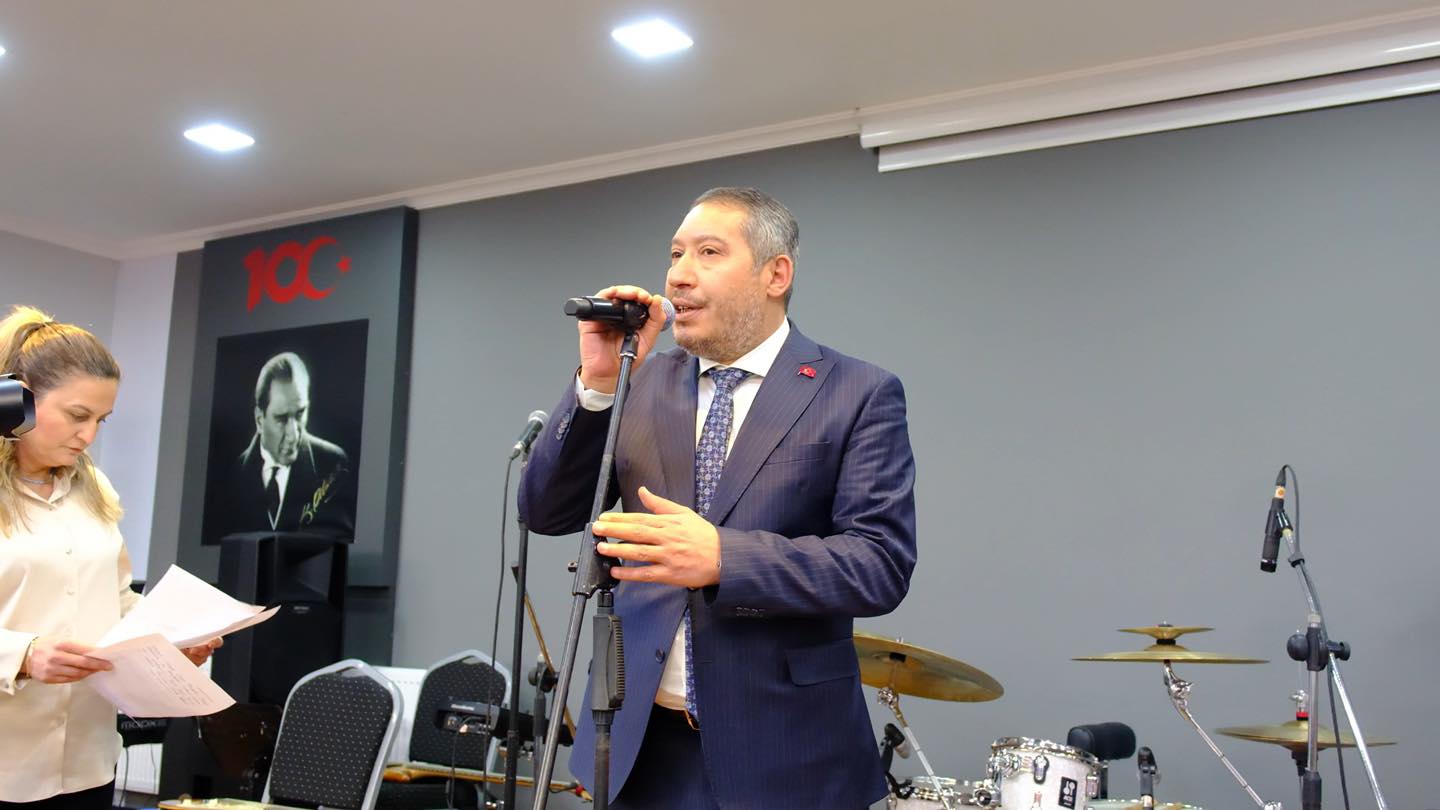 Dinar’da Coşku Dolu Etkinlik: Afyonkarahisar Belediyesi Kent Orkestrası Müzik Dinletisi Sundu