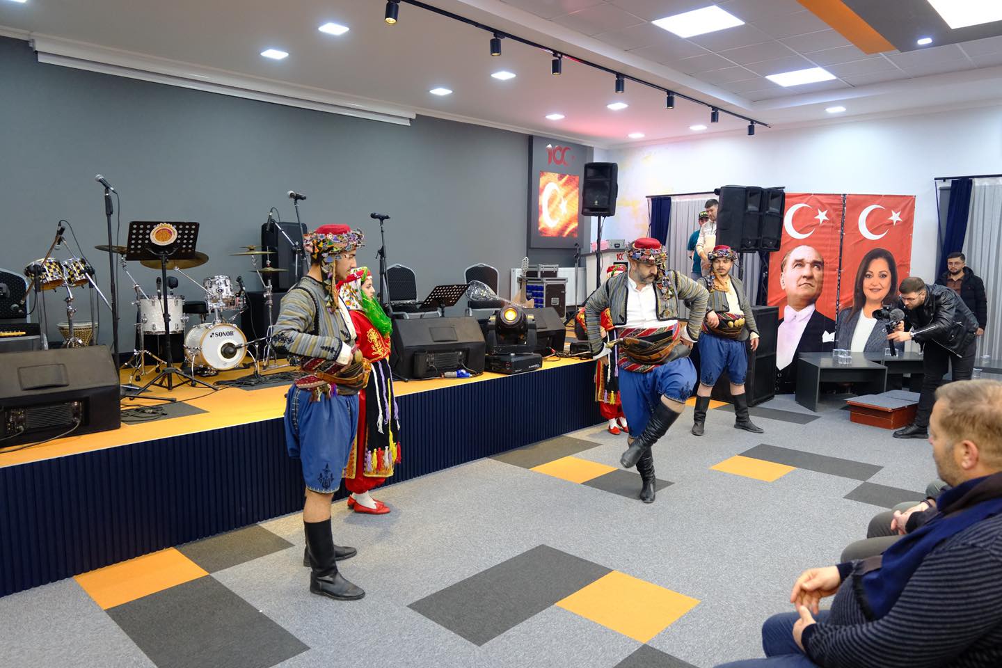 Dinar’da Coşku Dolu Etkinlik: Afyonkarahisar Belediyesi Kent Orkestrası Müzik Dinletisi Sundu