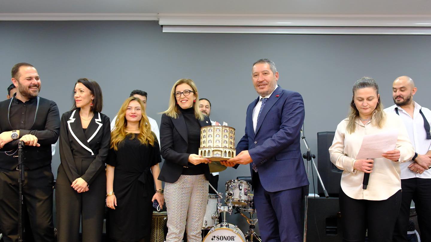 Dinar’da Coşku Dolu Etkinlik: Afyonkarahisar Belediyesi Kent Orkestrası Müzik Dinletisi Sundu