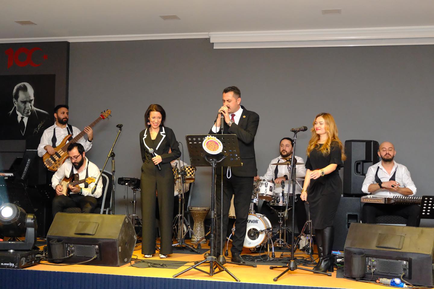 Dinar’da Coşku Dolu Etkinlik: Afyonkarahisar Belediyesi Kent Orkestrası Müzik Dinletisi Sundu