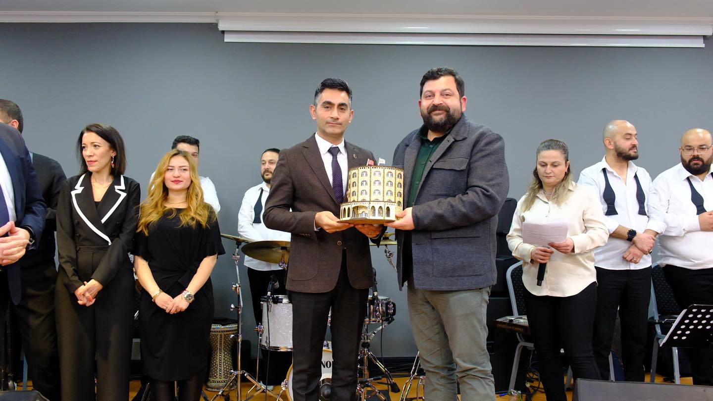 Dinar’da Coşku Dolu Etkinlik: Afyonkarahisar Belediyesi Kent Orkestrası Müzik Dinletisi Sundu