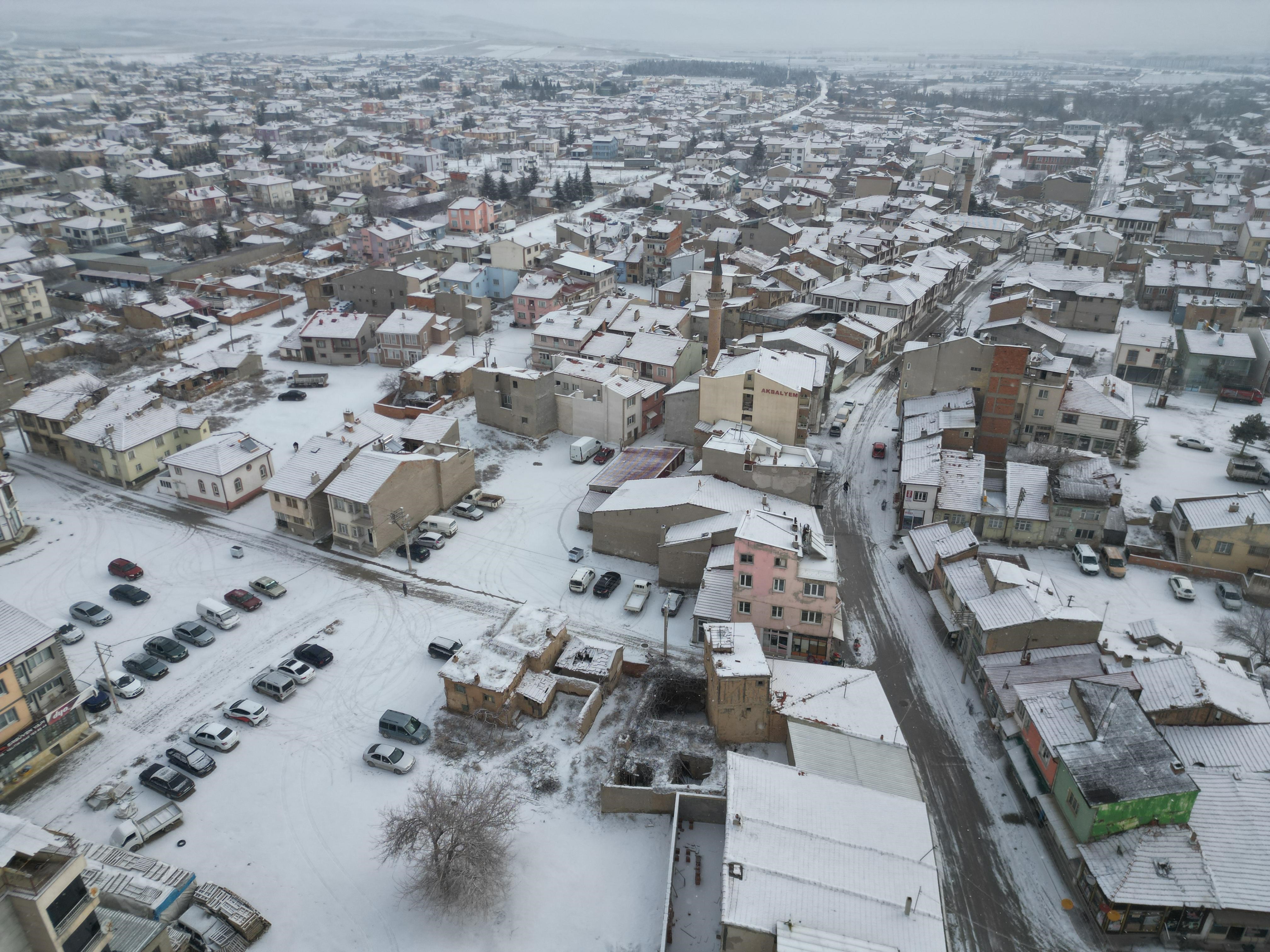 Bolvadin Kar Yağışı Sonrası Beyaza Büründü