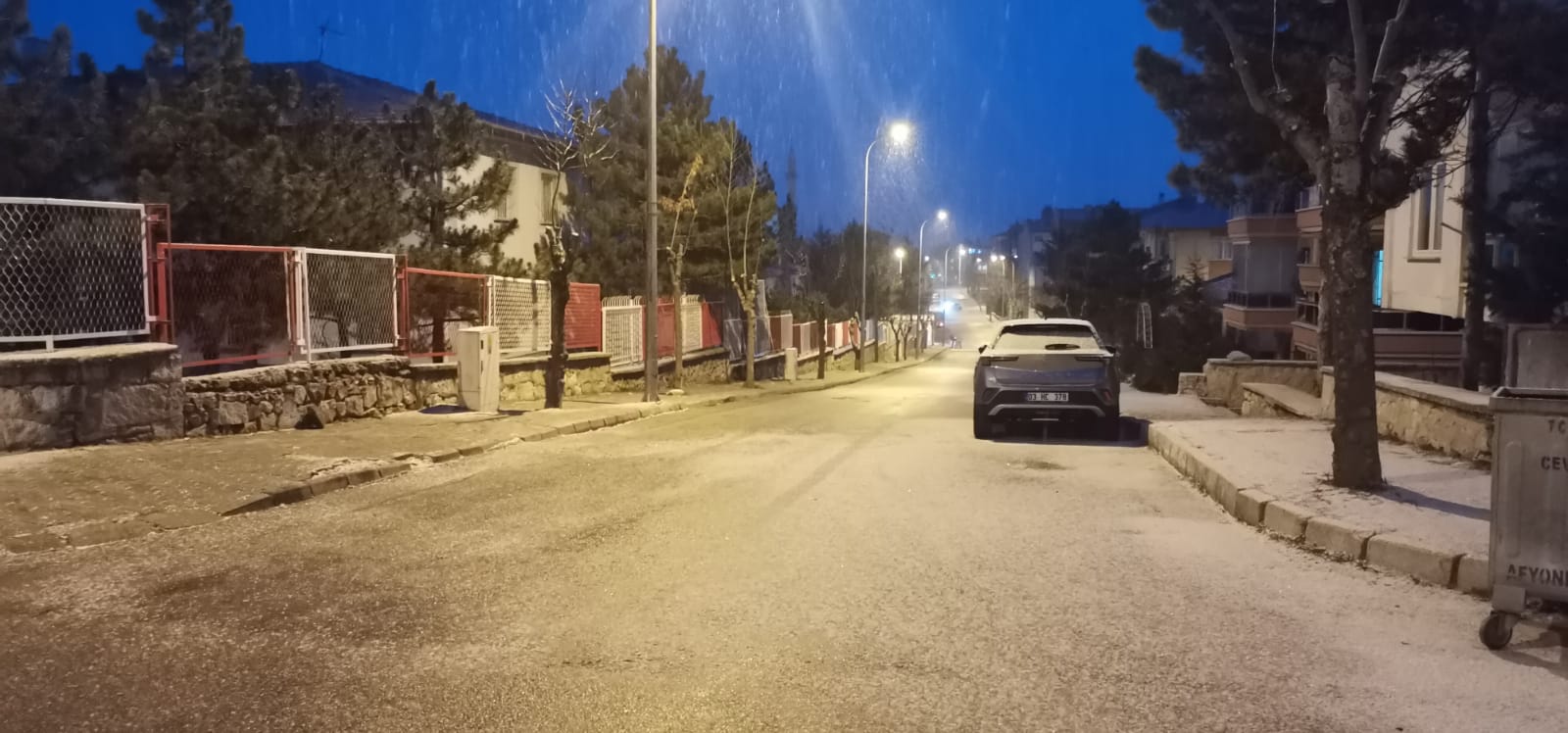 ARALIKLI KAR YAĞIŞI  AKŞAM SAATLERİNDE DE GÖRÜLDÜ