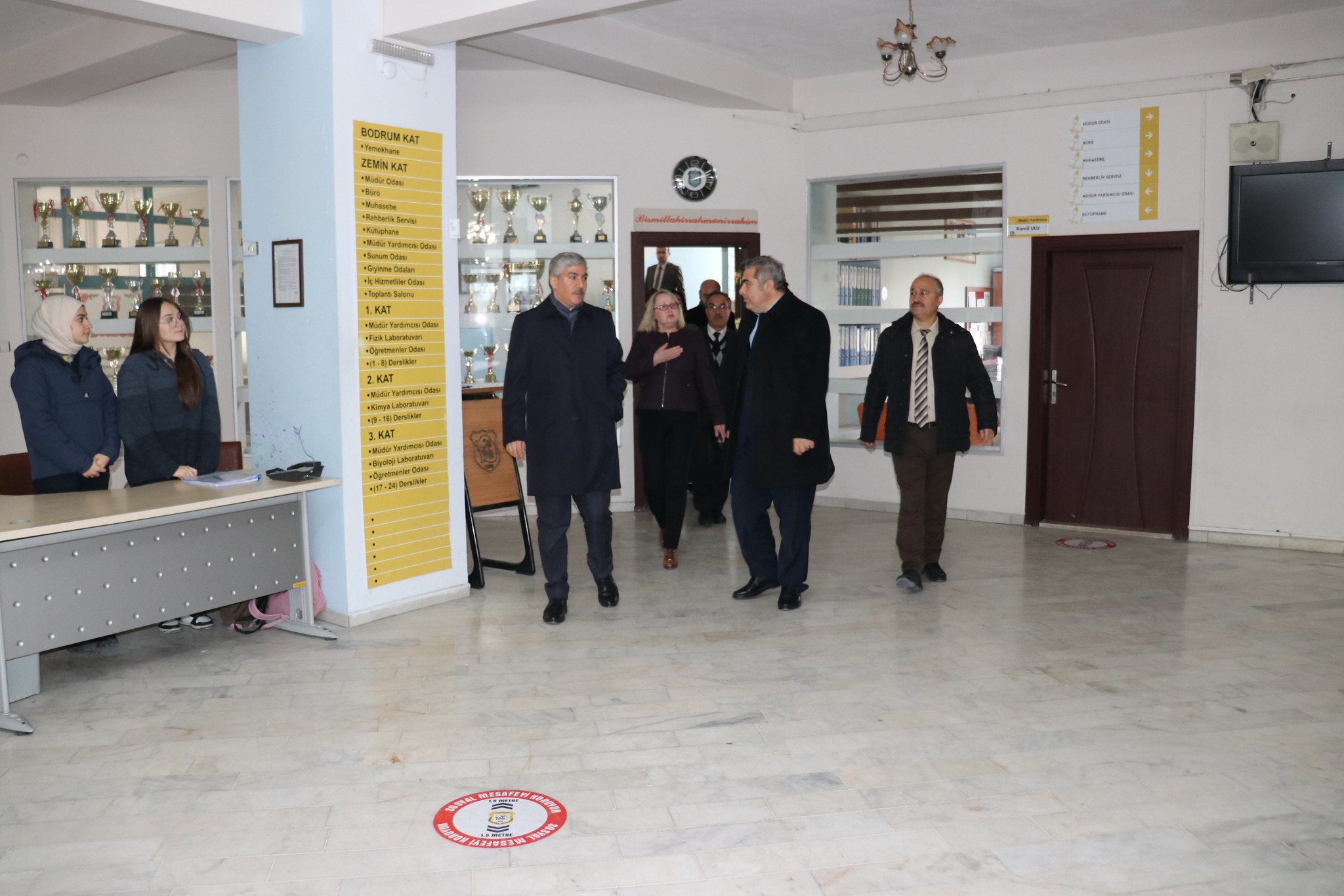 Müdür Sünnetci, Ahi Evran Ticaret Lisesi'ni Ziyaret Etti