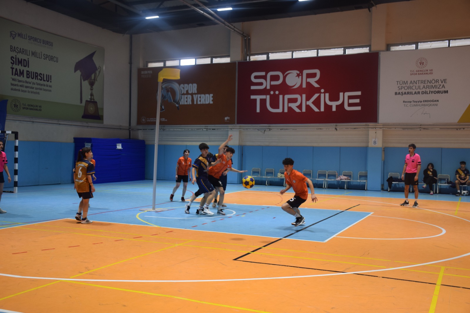 Afyonkarahisar’da Korfbol Heyecanı: Gençler ve Yıldızlar Müsabakaları Sona Erdi