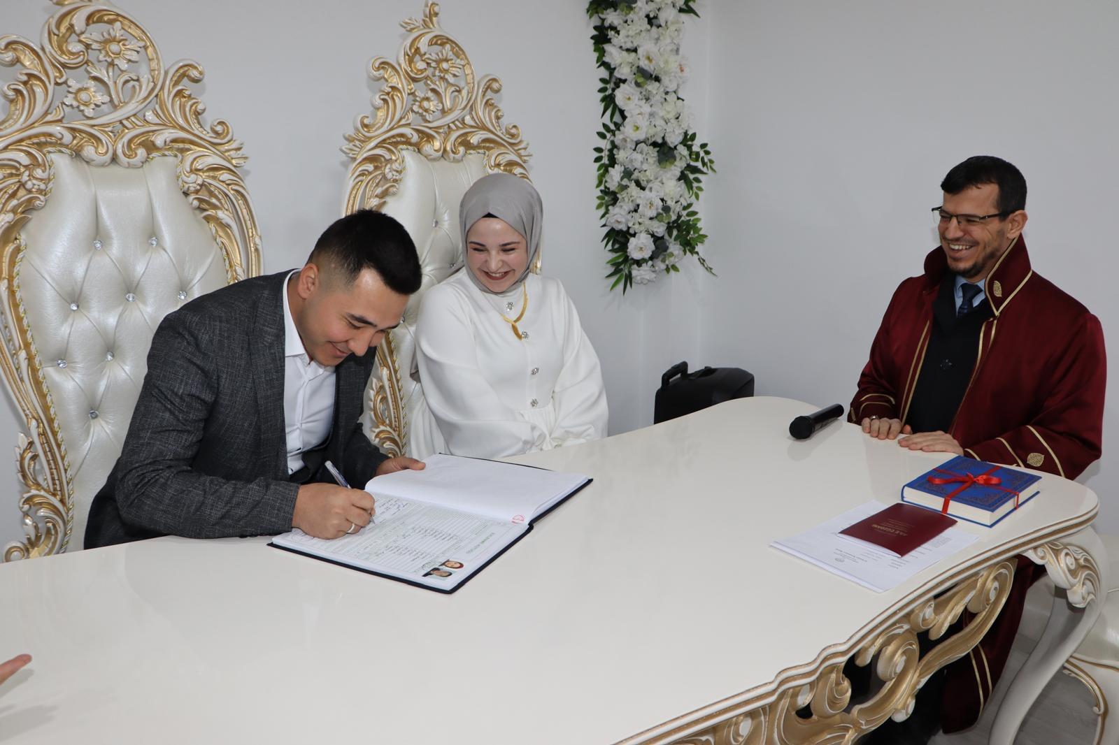 Kaymakam Akgül, Kaymakamlık Personelinin Nikah Şahidi Oldu