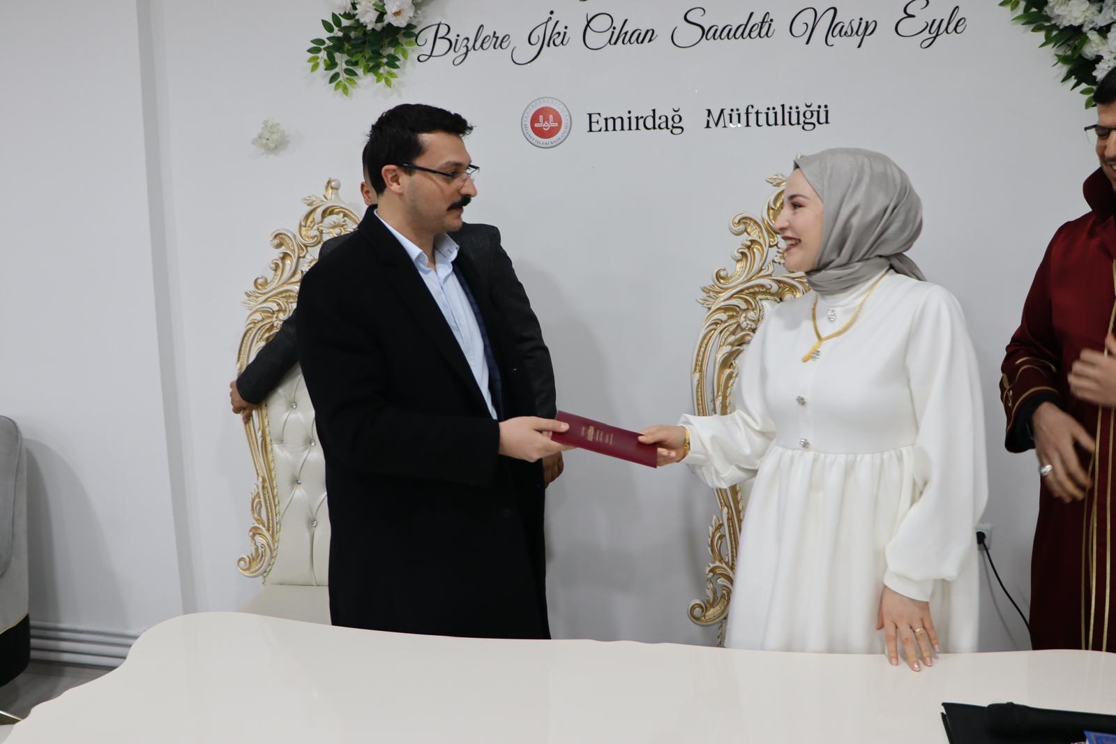 Kaymakam Akgül, Kaymakamlık Personelinin Nikah Şahidi Oldu