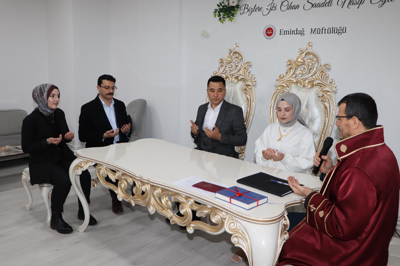 Kaymakam Akgül, Kaymakamlık Personelinin Nikah Şahidi Oldu