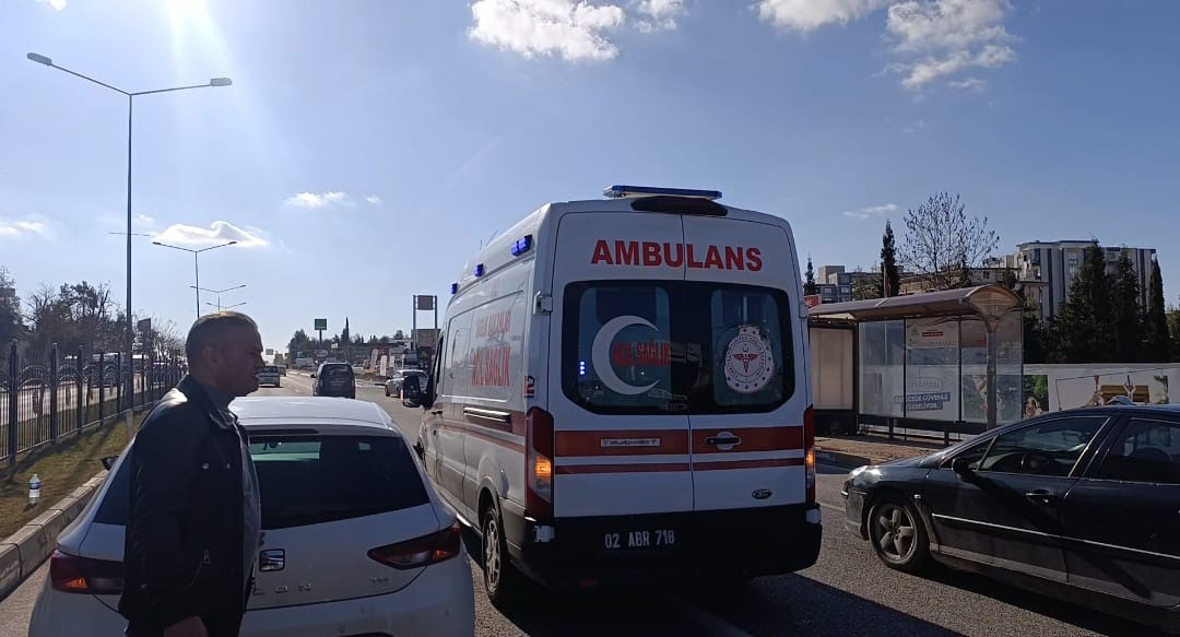 Otomobilin Çarptığı Yaya Yaralandı