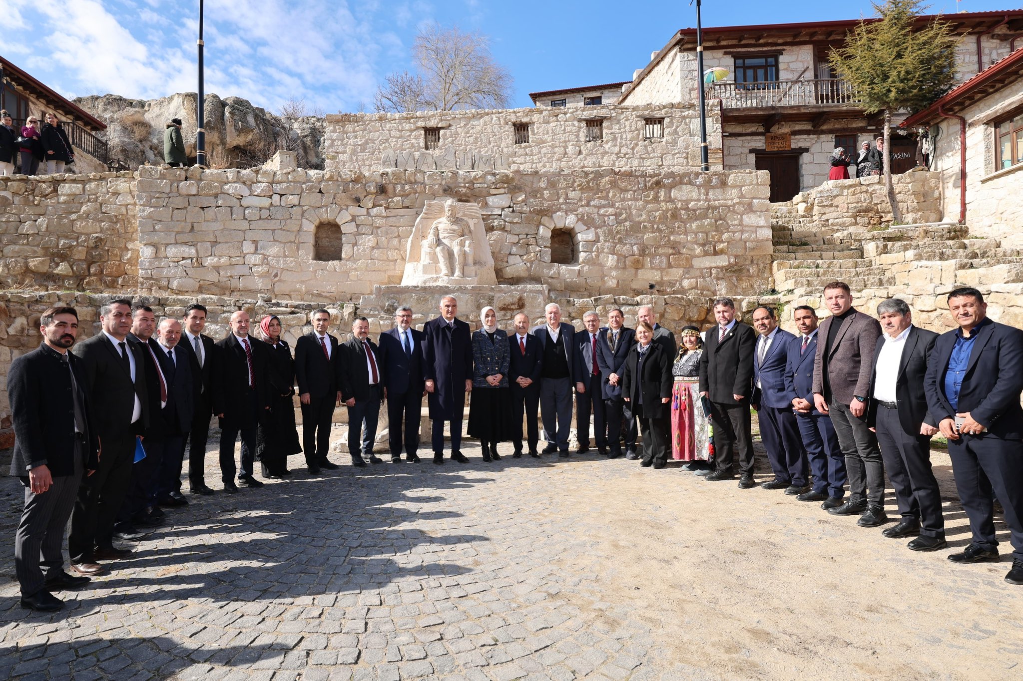 Bakan Ersoy, Afyon’un Tarihi Mirası Frig Vadisi’ni Gezdi