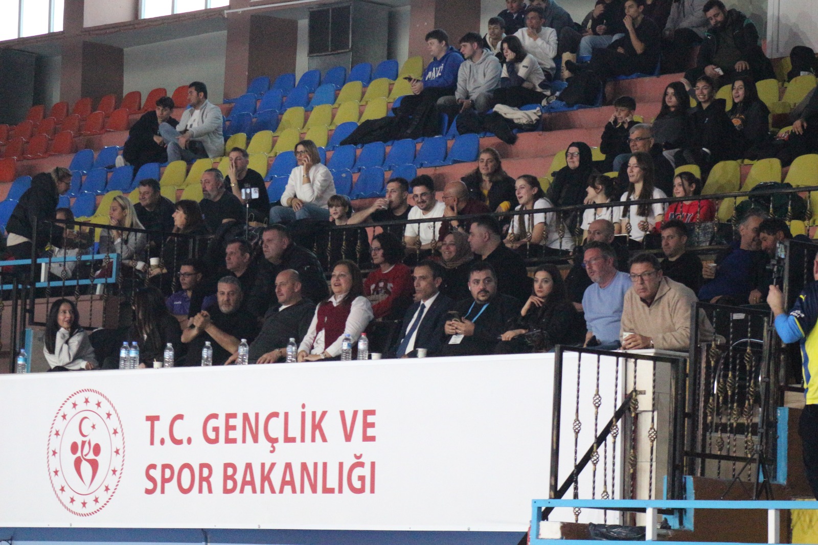 Zafer Sultanların!  Afyon Yüntaş, Yarı Finalde 3-0'la Büyük Avantaj Yakaladı
