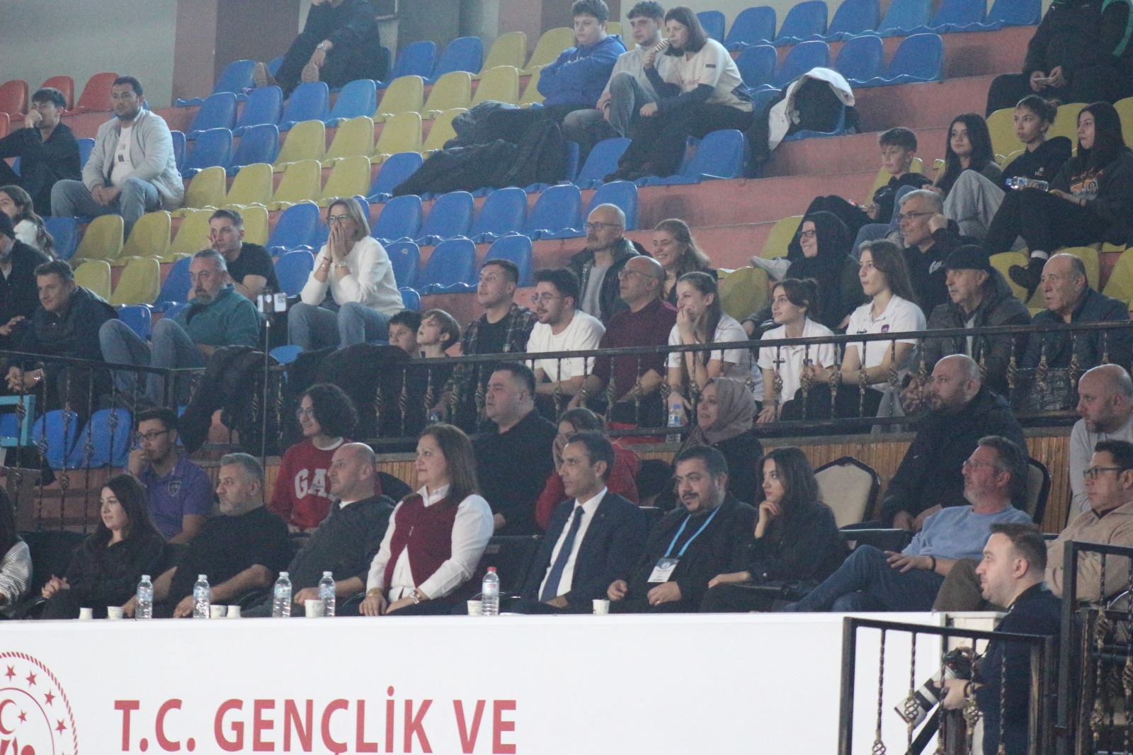 Zafer Sultanların!  Afyon Yüntaş, Yarı Finalde 3-0'la Büyük Avantaj Yakaladı