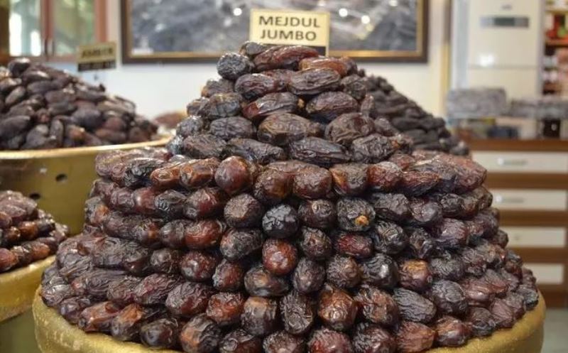 RAMAZAN ÖNCESİ HURMA TEZGÂHLARDA!