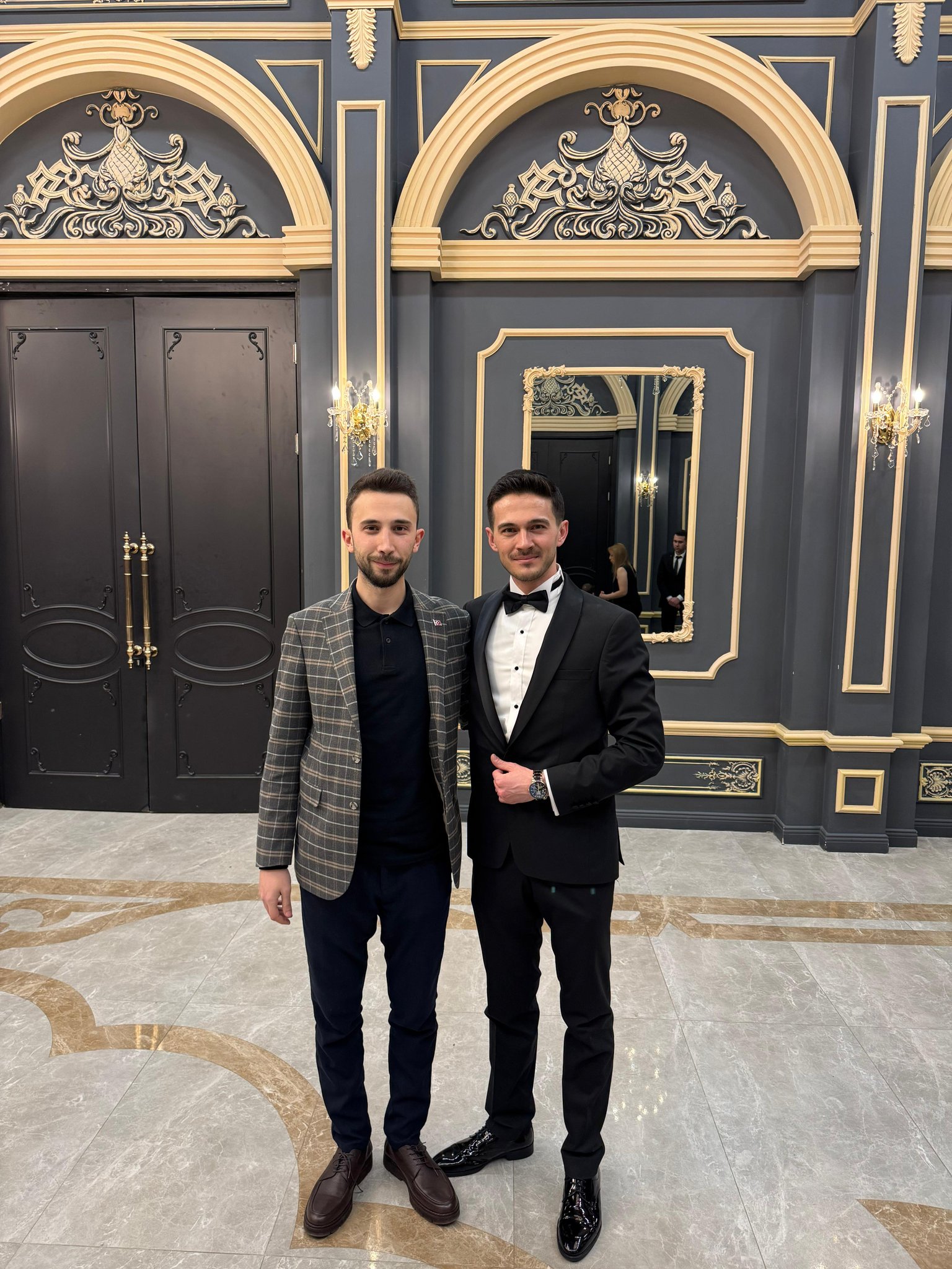 GENÇ SİYASİ İSİM İNTEPE  ÇİFTLERİ MUTLU GÜNÜNDE YALNIZ BIRAKMADI