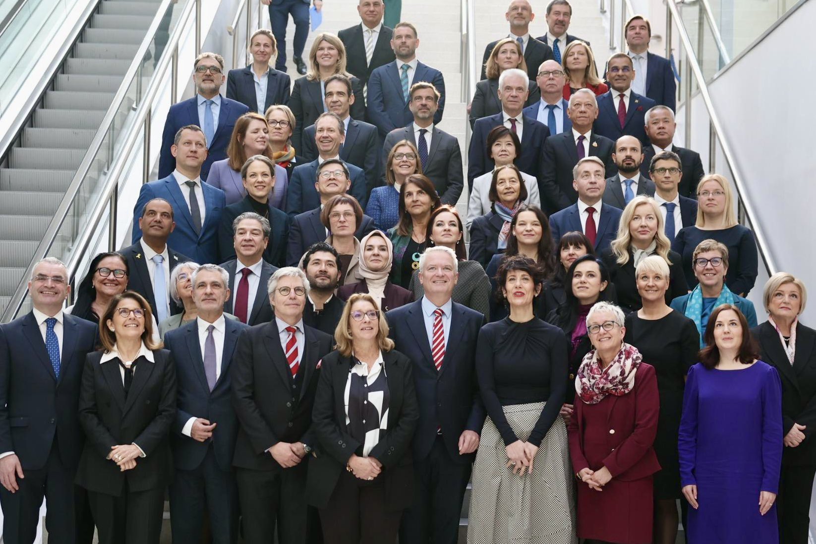ANADOLU'NUN RUHUNU OECD'YE TAŞINDI  TÜRKİYE'NİN AİLE MERKEZLİ POLİTİKALARI ÖNE ÇIKTI
