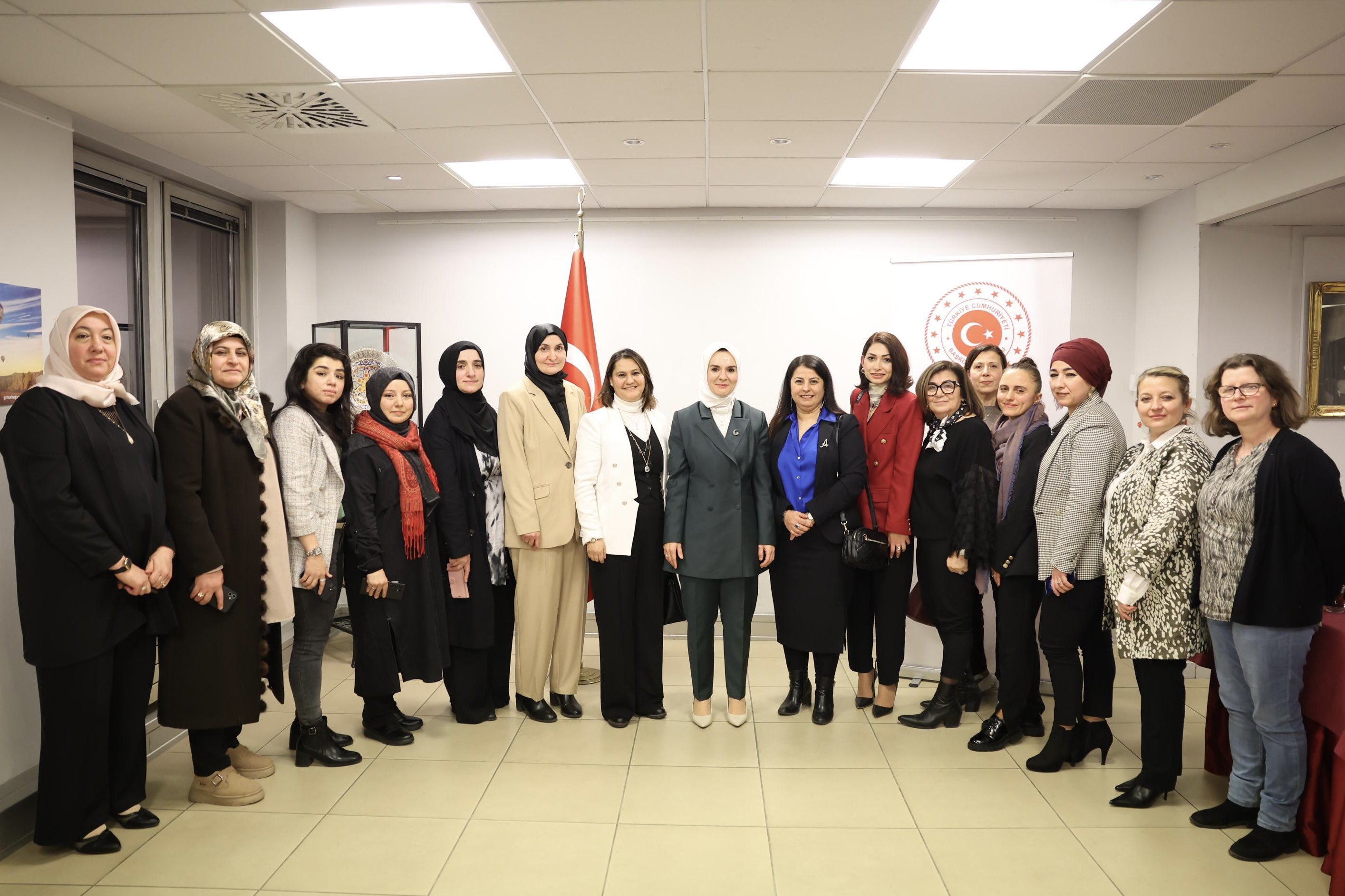 ANADOLU'NUN RUHUNU OECD'YE TAŞINDI  TÜRKİYE'NİN AİLE MERKEZLİ POLİTİKALARI ÖNE ÇIKTI