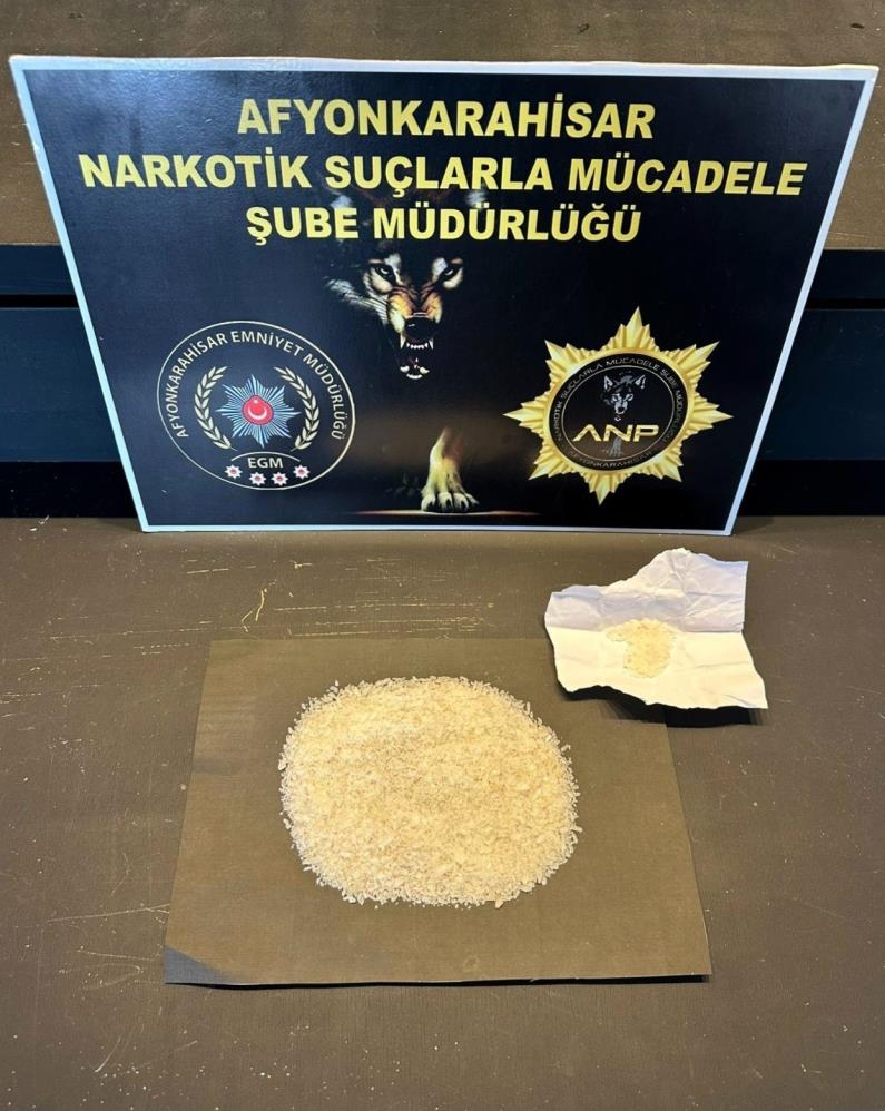 Narkotik Ekiplerinden Başarılı Operasyon!  Otomobilin Bagajındaki Uyuşturucu Zulasını Polis Buldu