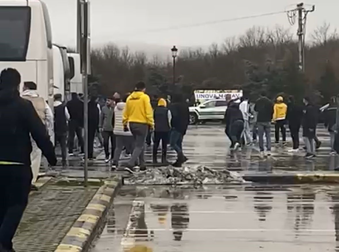 İki Taraftar Grubu Birbirine Girdi: 1’i Ağır 7 Yaralı