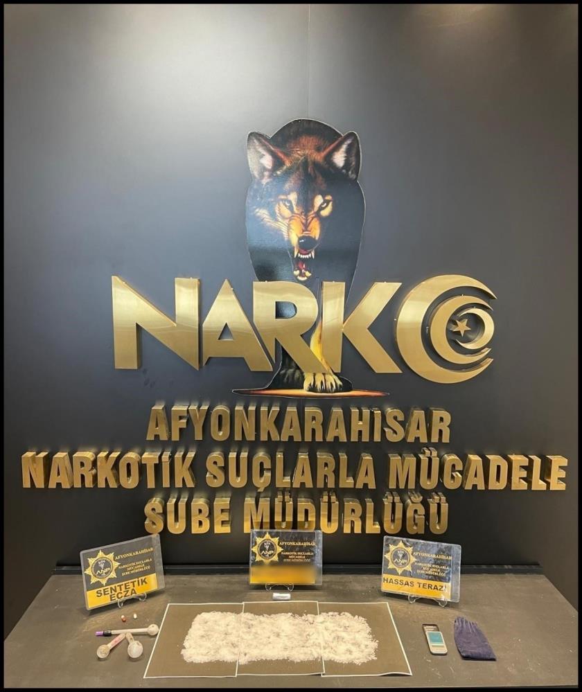 Şüphe üzerine durdurulan araçta uyuşturucu ele geçirildi