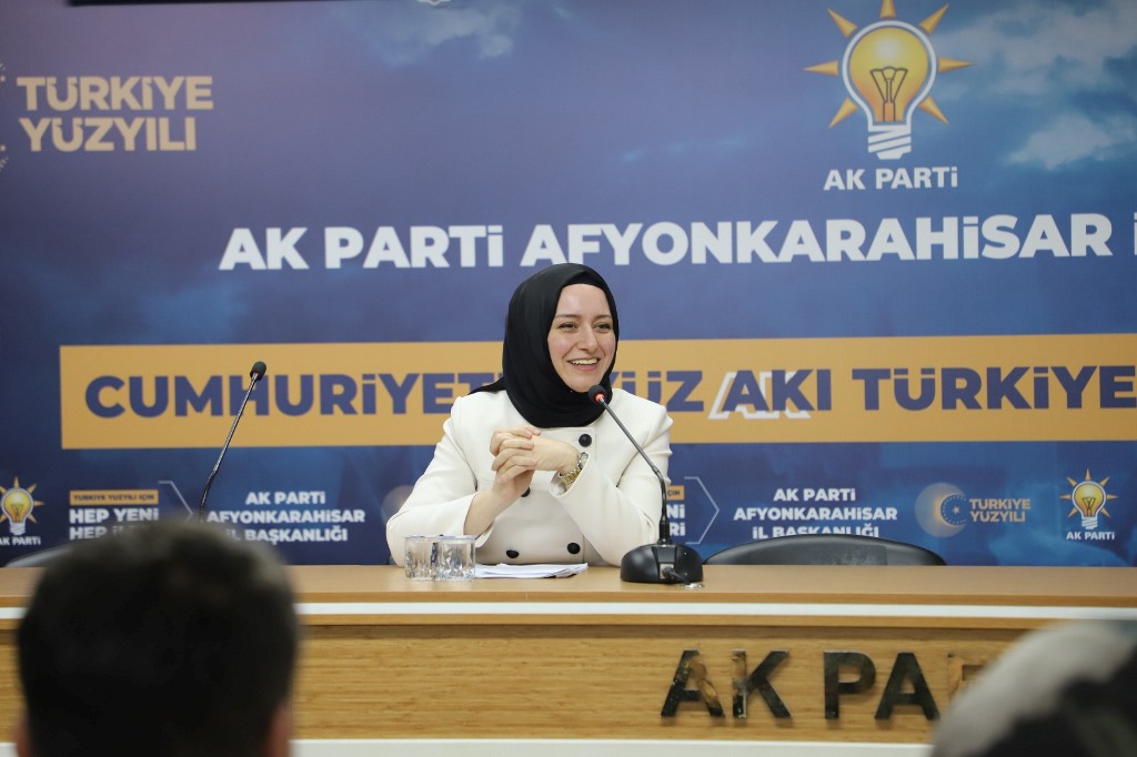 AK PARTİ KADIN KOLLARI AR-GE BAŞKANLIĞI EĞİTİM FAALİYETLERİNE BAŞLADI