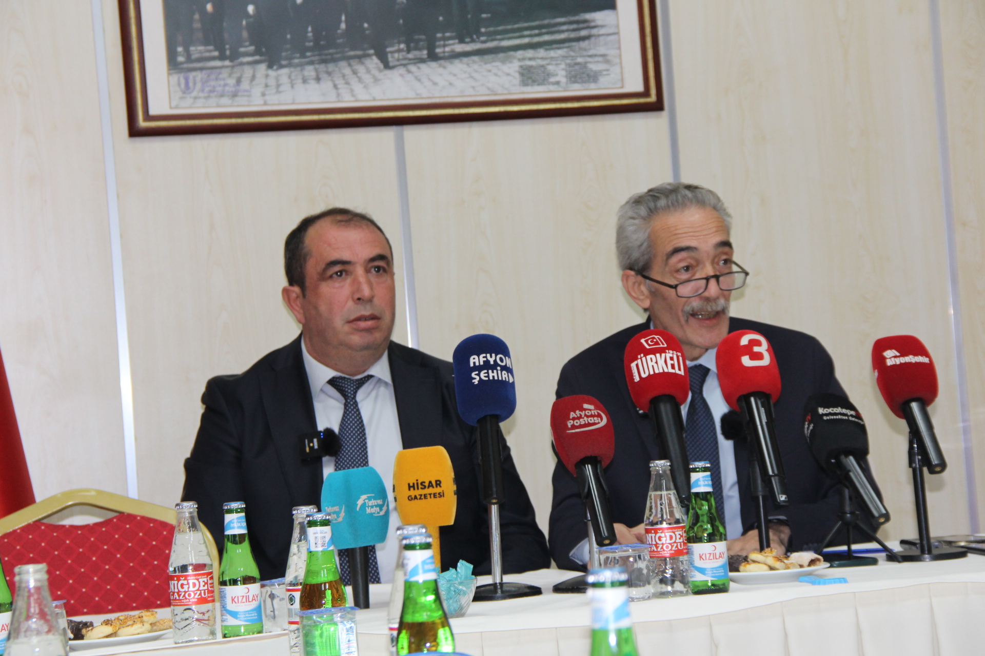 ESOB BAŞKANI ÜSTÜN GÜNDEMDEKİ KONULARA YANIT VERDİ: “ESNAFI SİYASET ÜZERİNDEN İKİYE BÖLMEYE ÇALIŞIYORLAR”