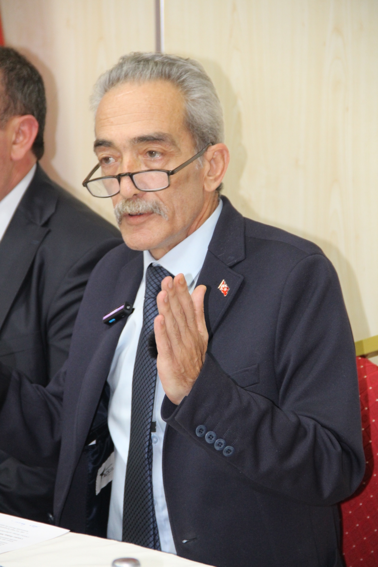 ESOB BAŞKANI ÜSTÜN GÜNDEMDEKİ KONULARA YANIT VERDİ: “ESNAFI SİYASET ÜZERİNDEN İKİYE BÖLMEYE ÇALIŞIYORLAR”